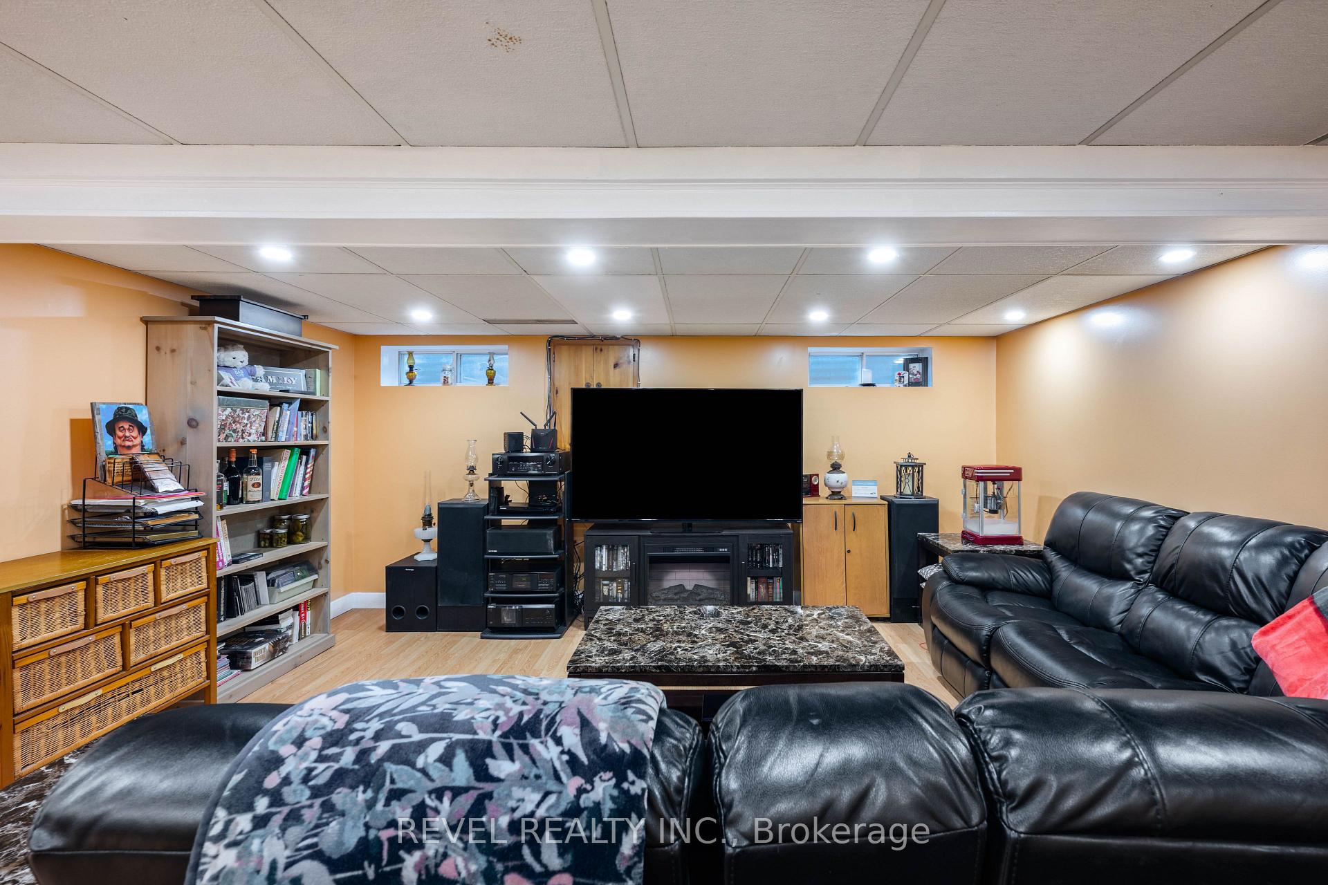 Photo 46 of 67 Carlton Drive, Orangeville — HOMEH