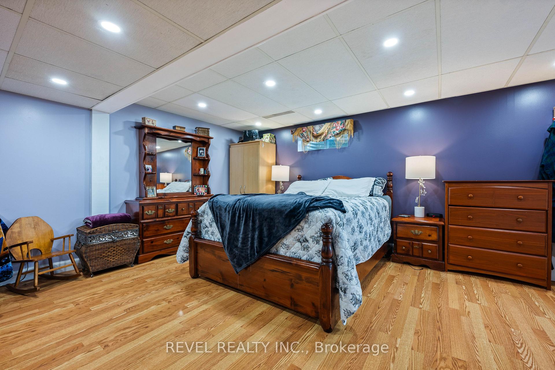 Photo 11 of 67 Carlton Drive, Orangeville — HOMEH