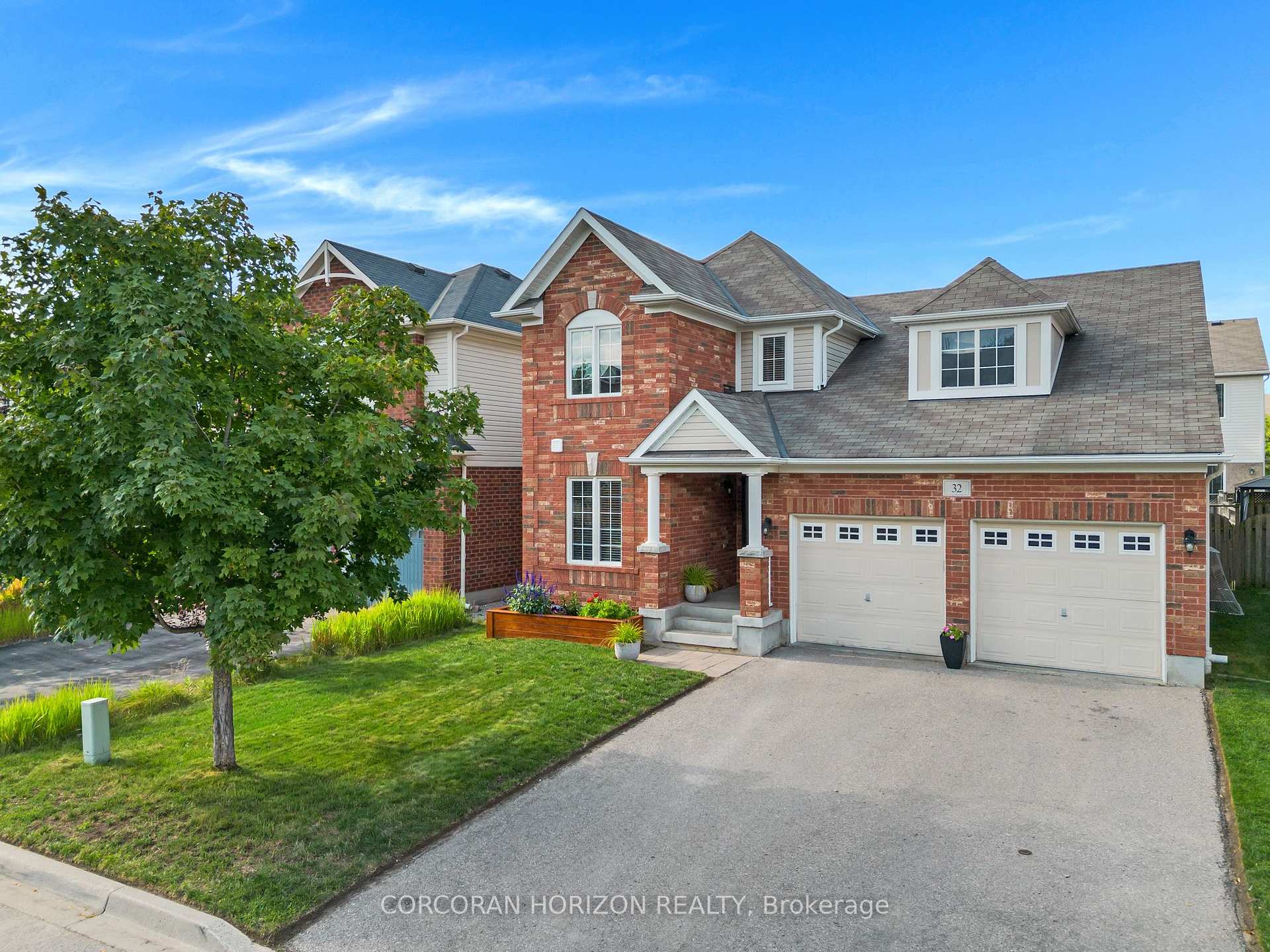 Photo 1 of 32 Chase Crescent, Cambridge, Silver Heights — HOMEH