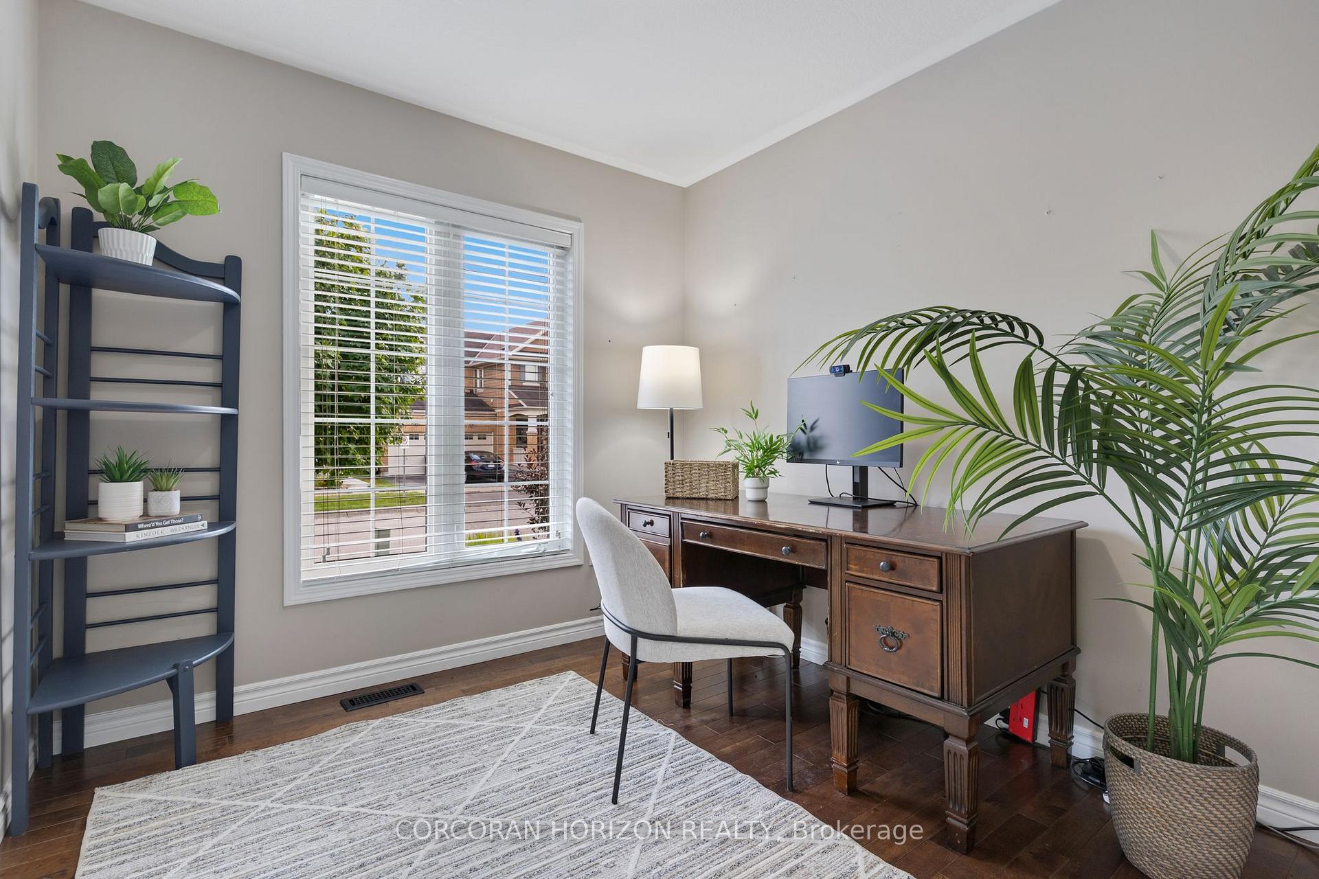 Photo 6 of 32 Chase Crescent, Cambridge, Silver Heights — HOMEH