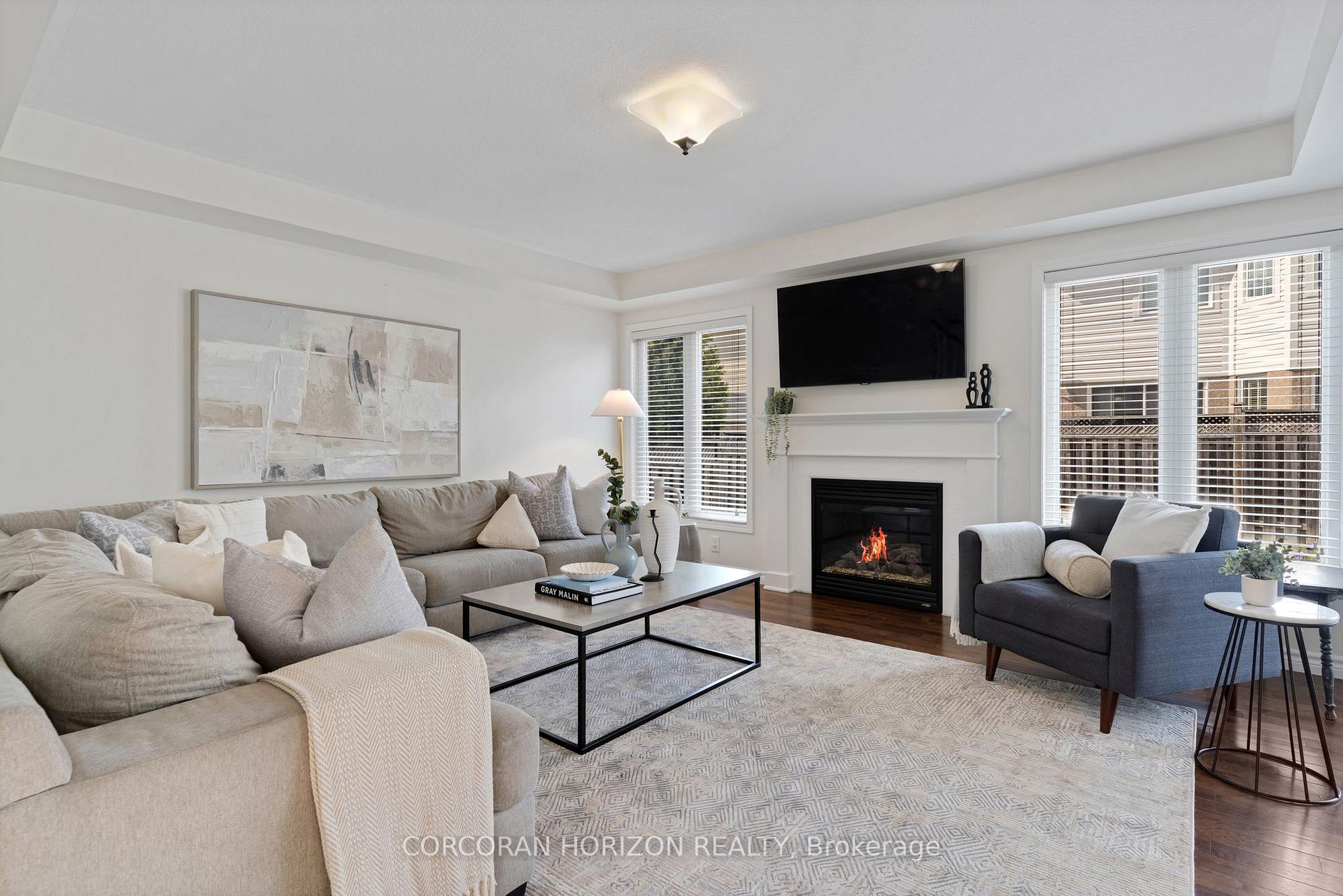Photo 9 of 32 Chase Crescent, Cambridge, Silver Heights — HOMEH