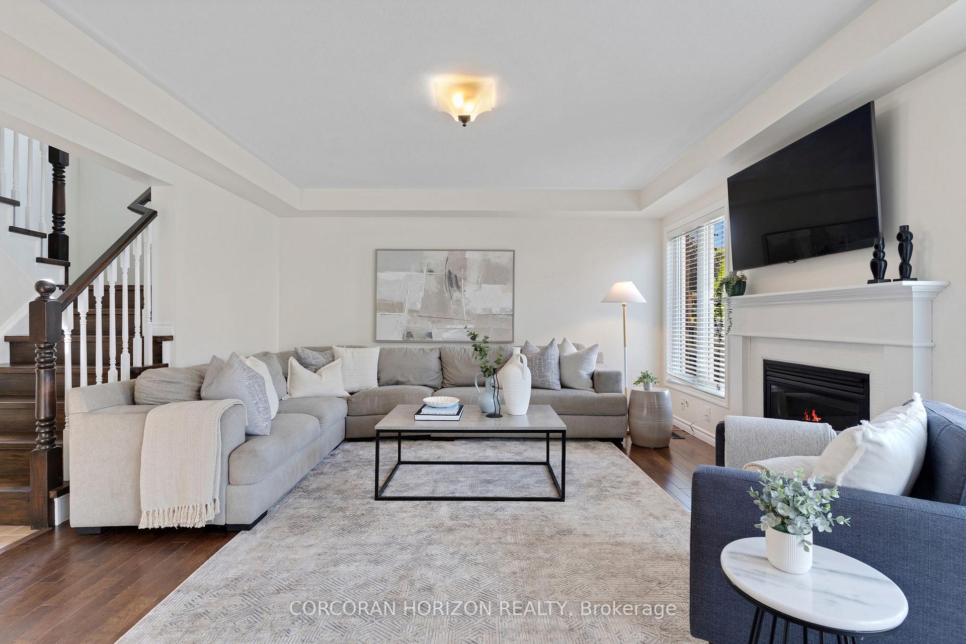 Photo 10 of 32 Chase Crescent, Cambridge, Silver Heights — HOMEH
