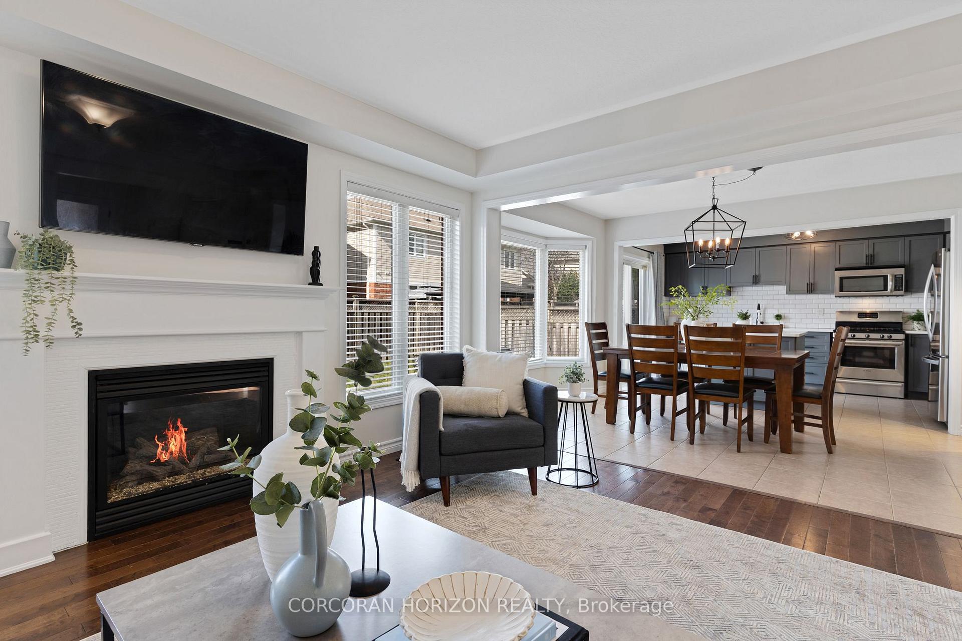 Photo 11 of 32 Chase Crescent, Cambridge, Silver Heights — HOMEH