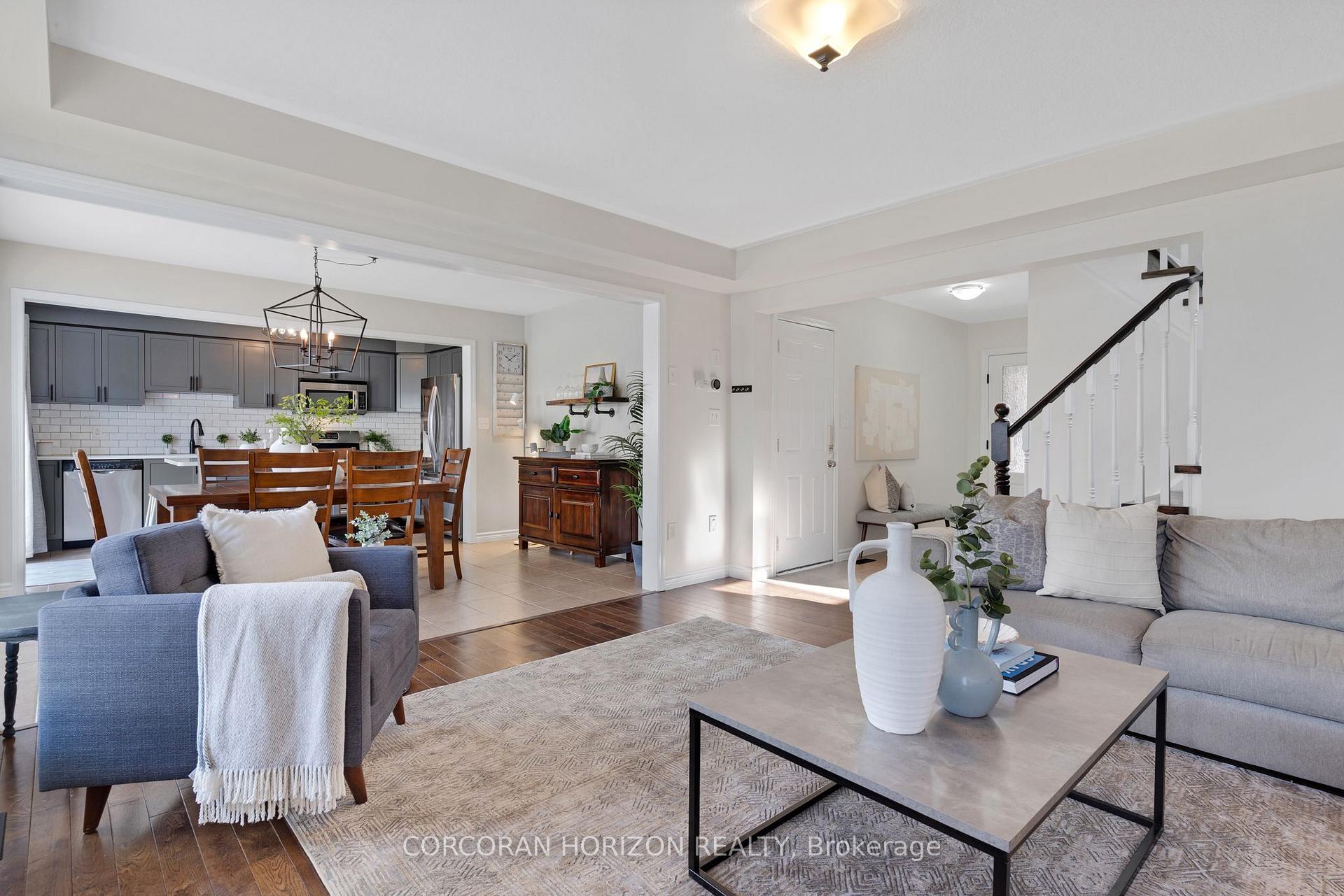 Photo 12 of 32 Chase Crescent, Cambridge, Silver Heights — HOMEH