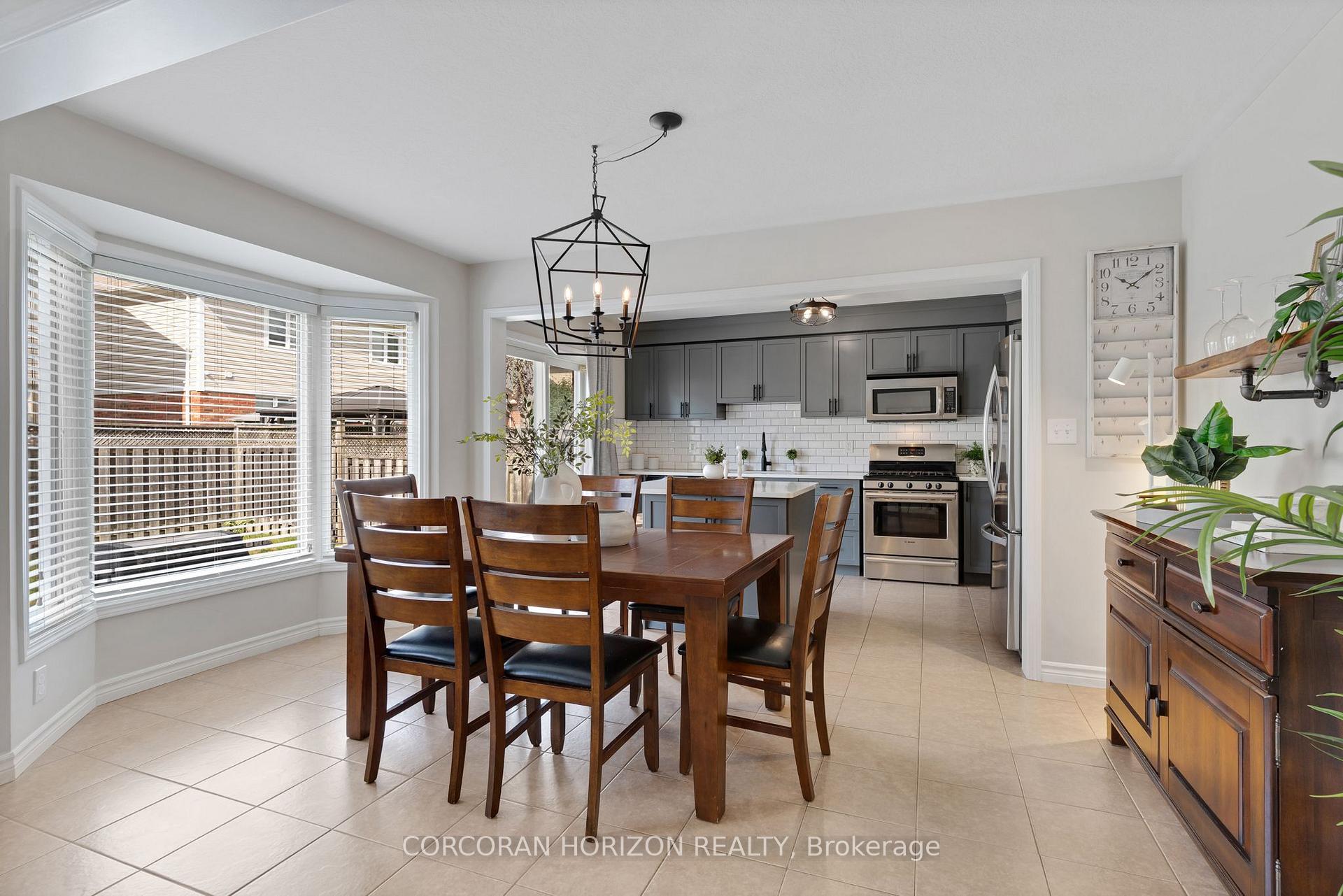 Photo 13 of 32 Chase Crescent, Cambridge, Silver Heights — HOMEH