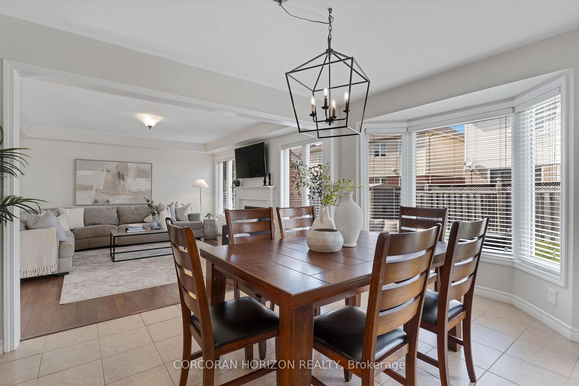 Photo 15 of 32 Chase Crescent, Cambridge, Silver Heights — HOMEH