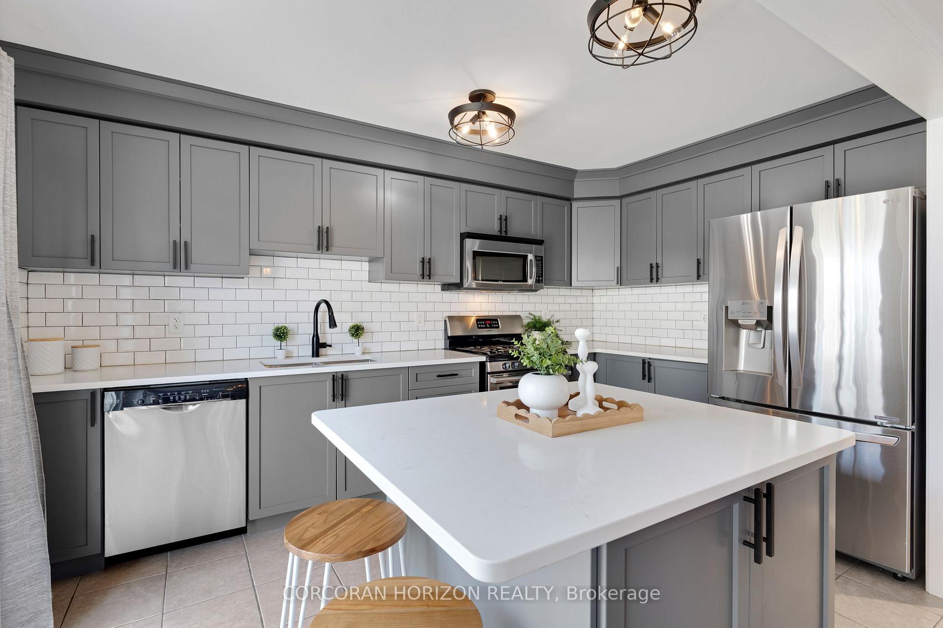 Photo 20 of 32 Chase Crescent, Cambridge, Silver Heights — HOMEH
