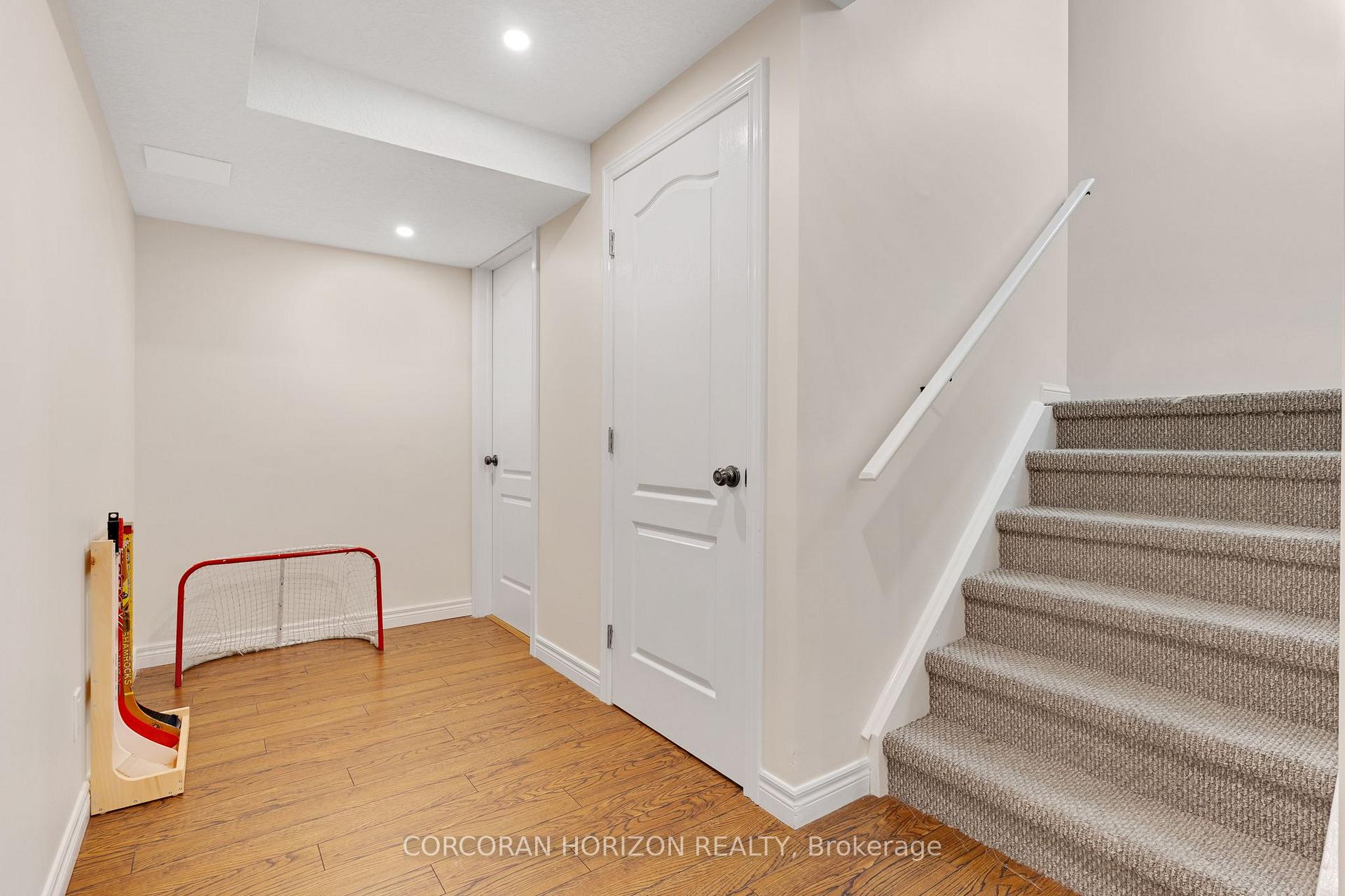 Photo 37 of 32 Chase Crescent, Cambridge, Silver Heights — HOMEH