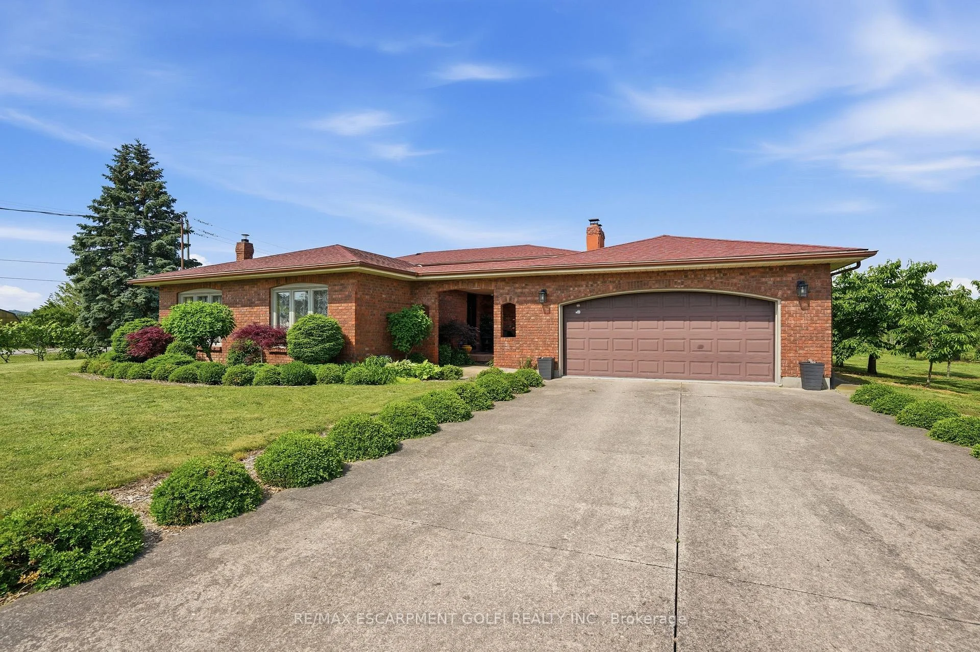 Photo 3 of 710 Concession 2 Road, Niagara Falls, Stamford — HOMEH