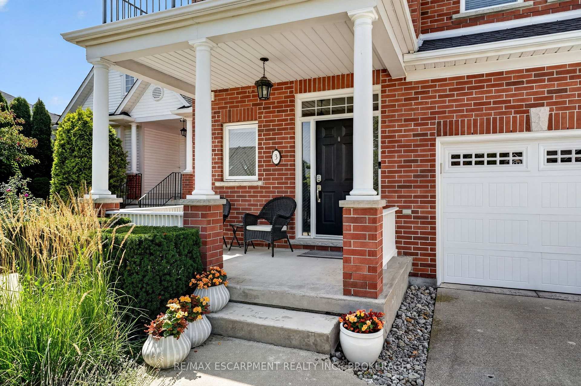 Photo 2 of 3 Black Walnut Common, St. Catharines, Grapeview — HOMEH