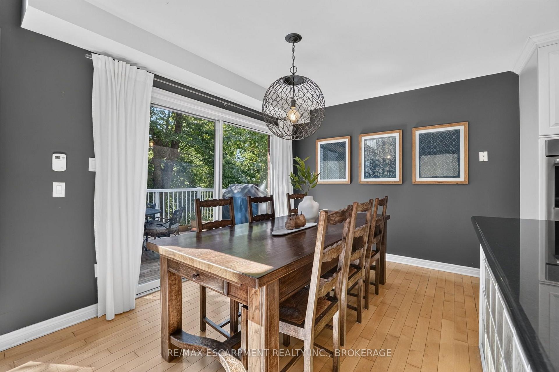 Photo 11 of 3 Black Walnut Common, St. Catharines, Grapeview — HOMEH
