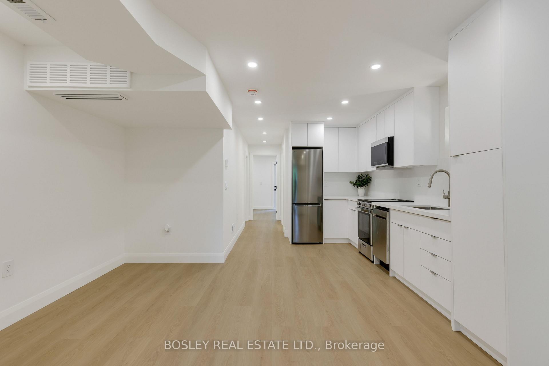 Photo 6 of Unit B, 225 Gainsborough Road, Toronto, Woodbine Corridor — HOMEH