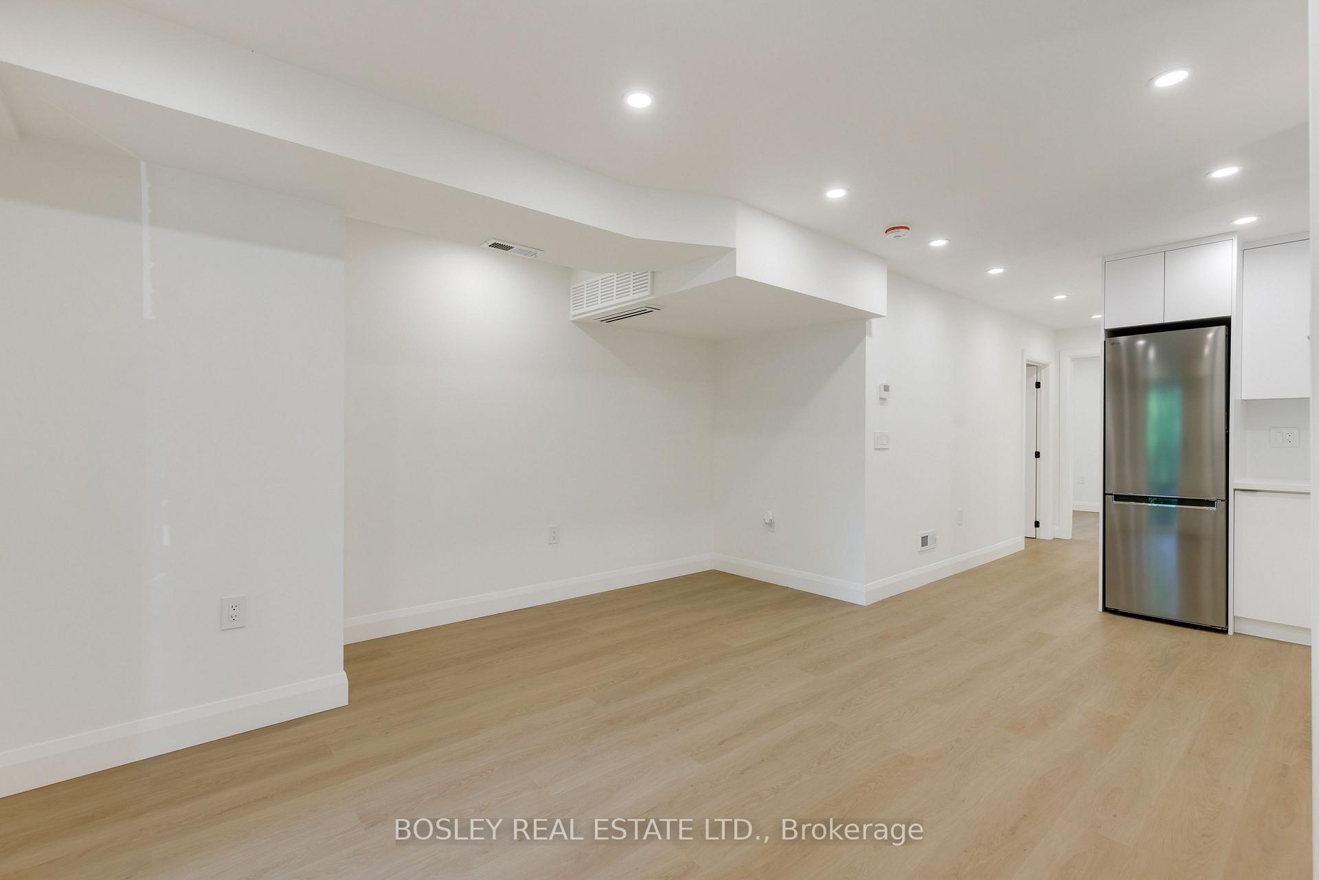Photo 7 of Unit B, 225 Gainsborough Road, Toronto, Woodbine Corridor — HOMEH