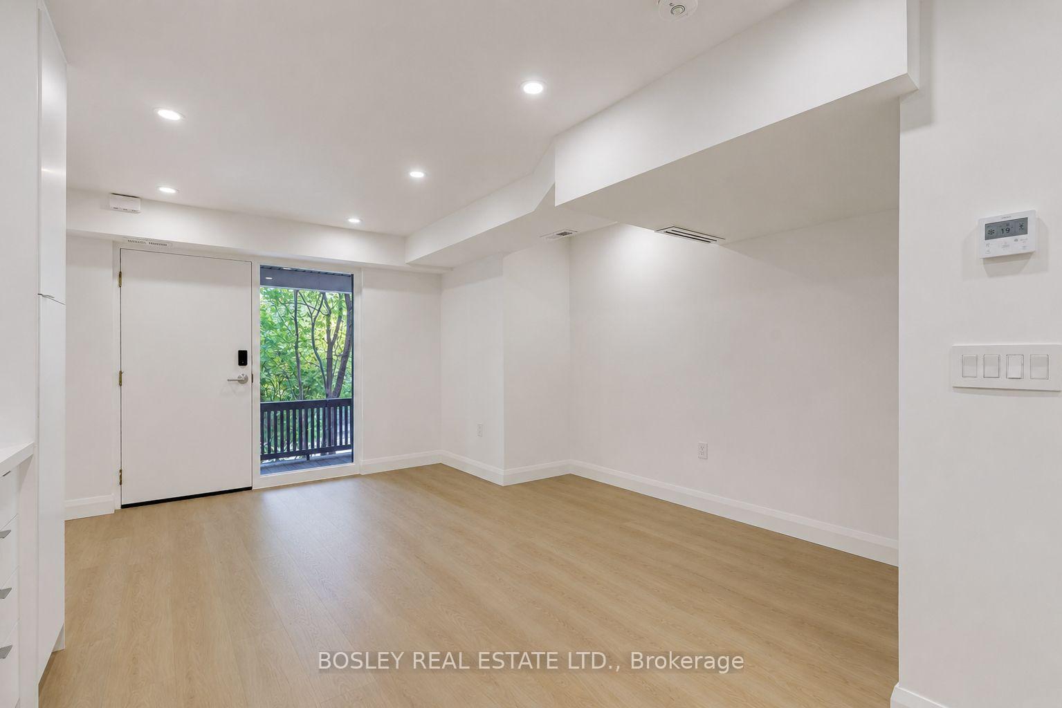 Photo 8 of Unit B, 225 Gainsborough Road, Toronto, Woodbine Corridor — HOMEH