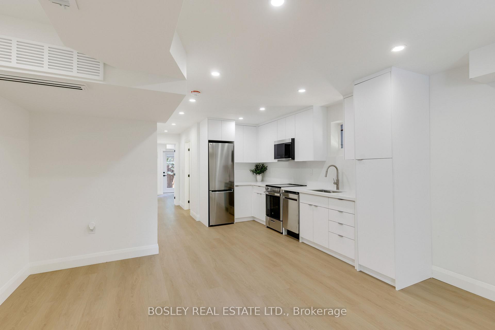 Photo 9 of Unit B, 225 Gainsborough Road, Toronto, Woodbine Corridor — HOMEH