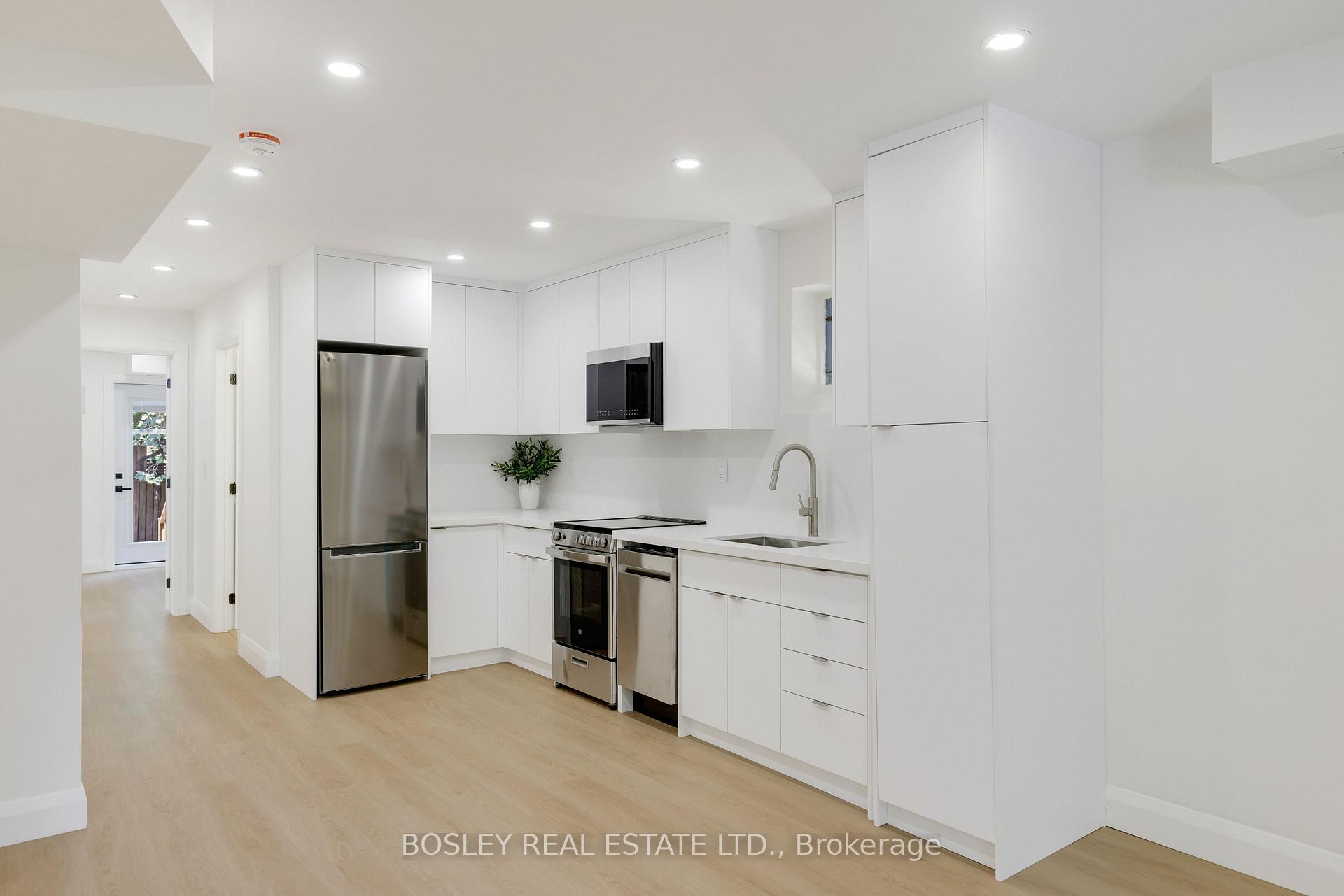Photo 10 of Unit B, 225 Gainsborough Road, Toronto, Woodbine Corridor — HOMEH