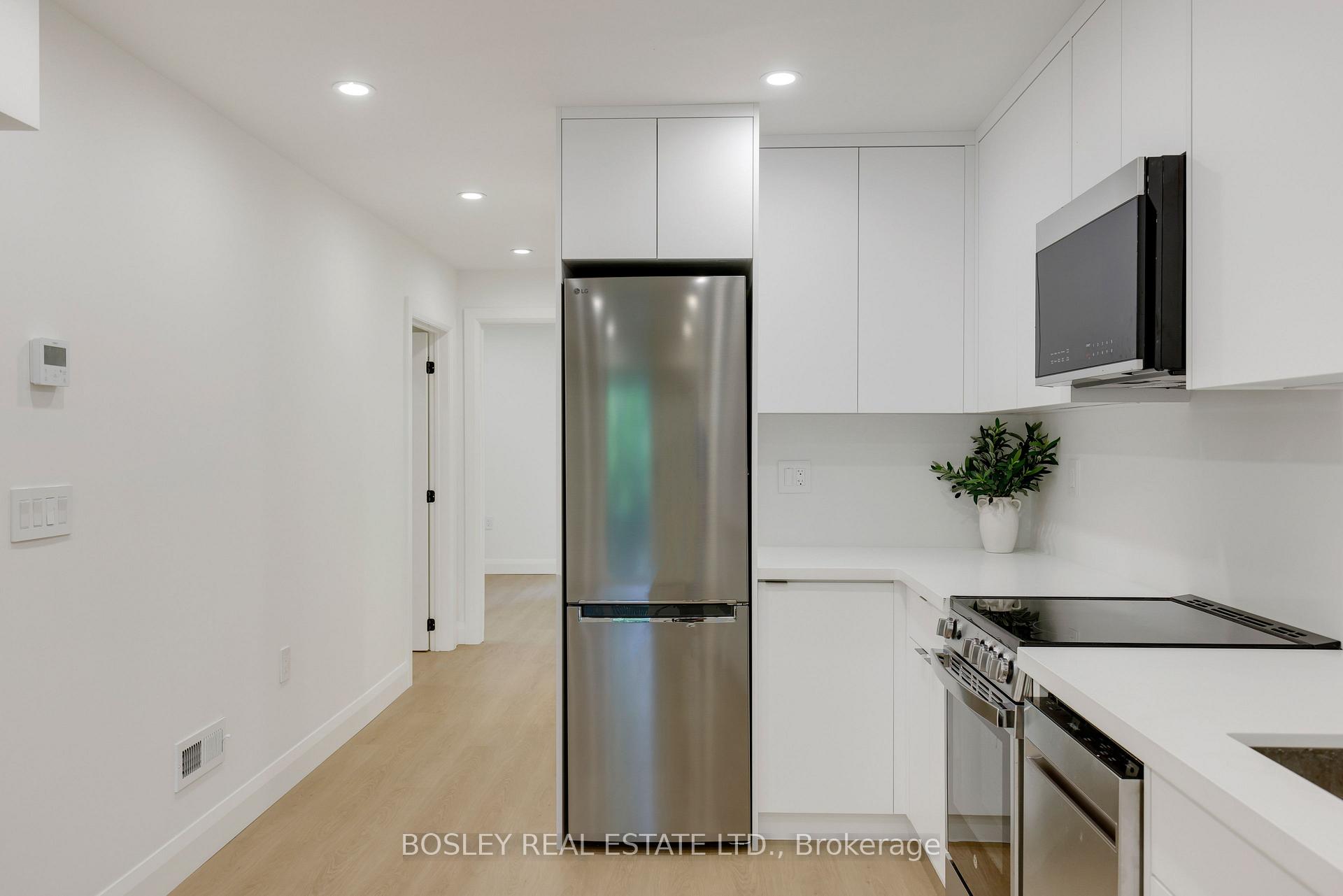 Photo 12 of Unit B, 225 Gainsborough Road, Toronto, Woodbine Corridor — HOMEH