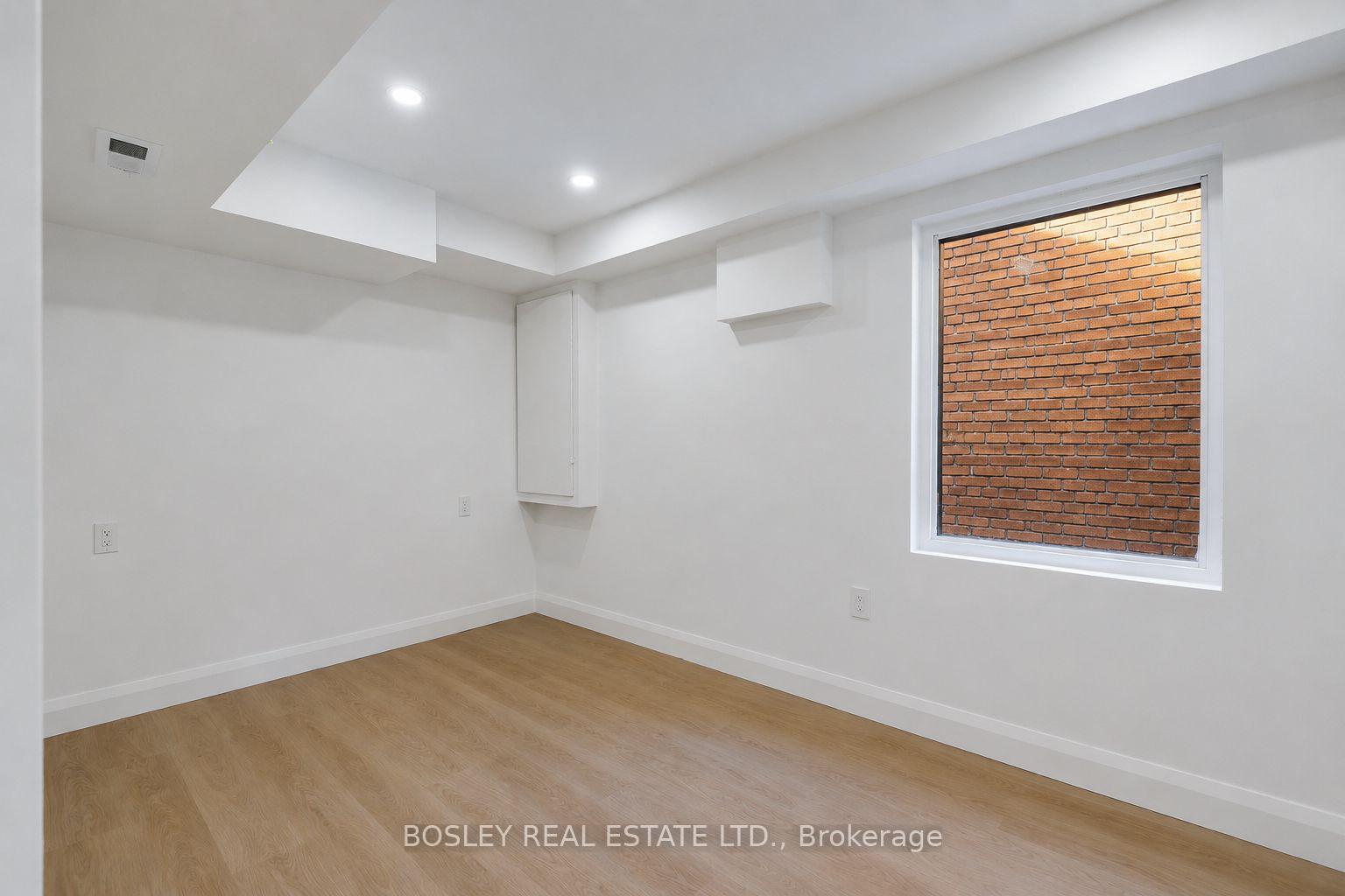 Photo 13 of Unit B, 225 Gainsborough Road, Toronto, Woodbine Corridor — HOMEH