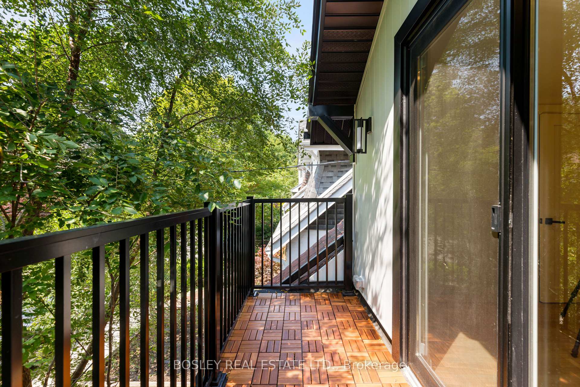 Photo 15 of Unit A, 225 Gainsborough Road, Toronto, Woodbine Corridor — HOMEH