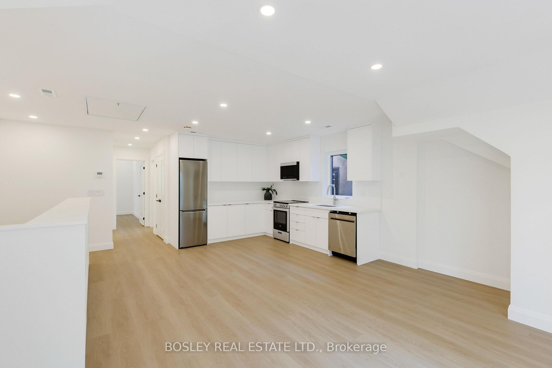Photo 16 of Unit A, 225 Gainsborough Road, Toronto, Woodbine Corridor — HOMEH