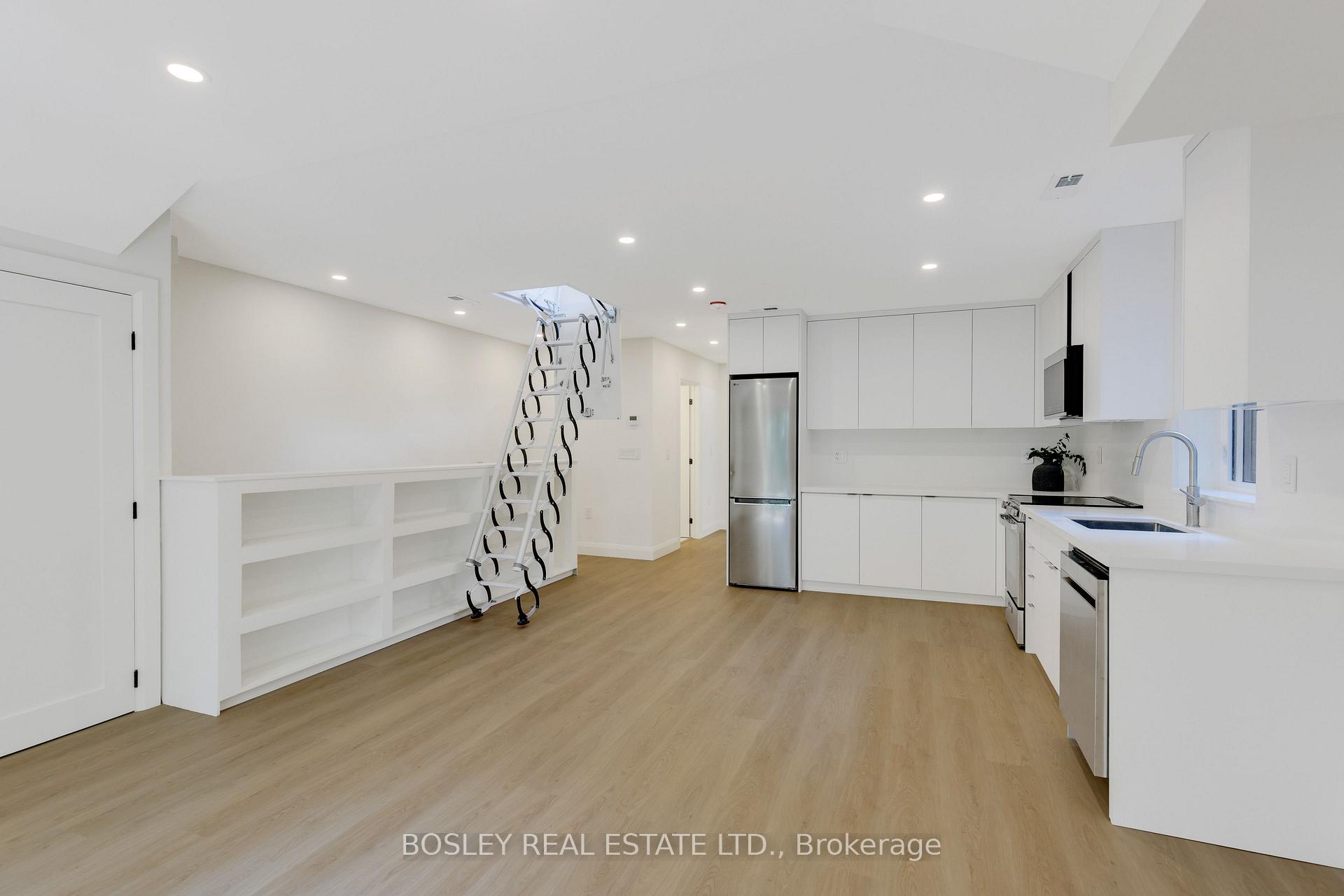 Photo 18 of Unit A, 225 Gainsborough Road, Toronto, Woodbine Corridor — HOMEH