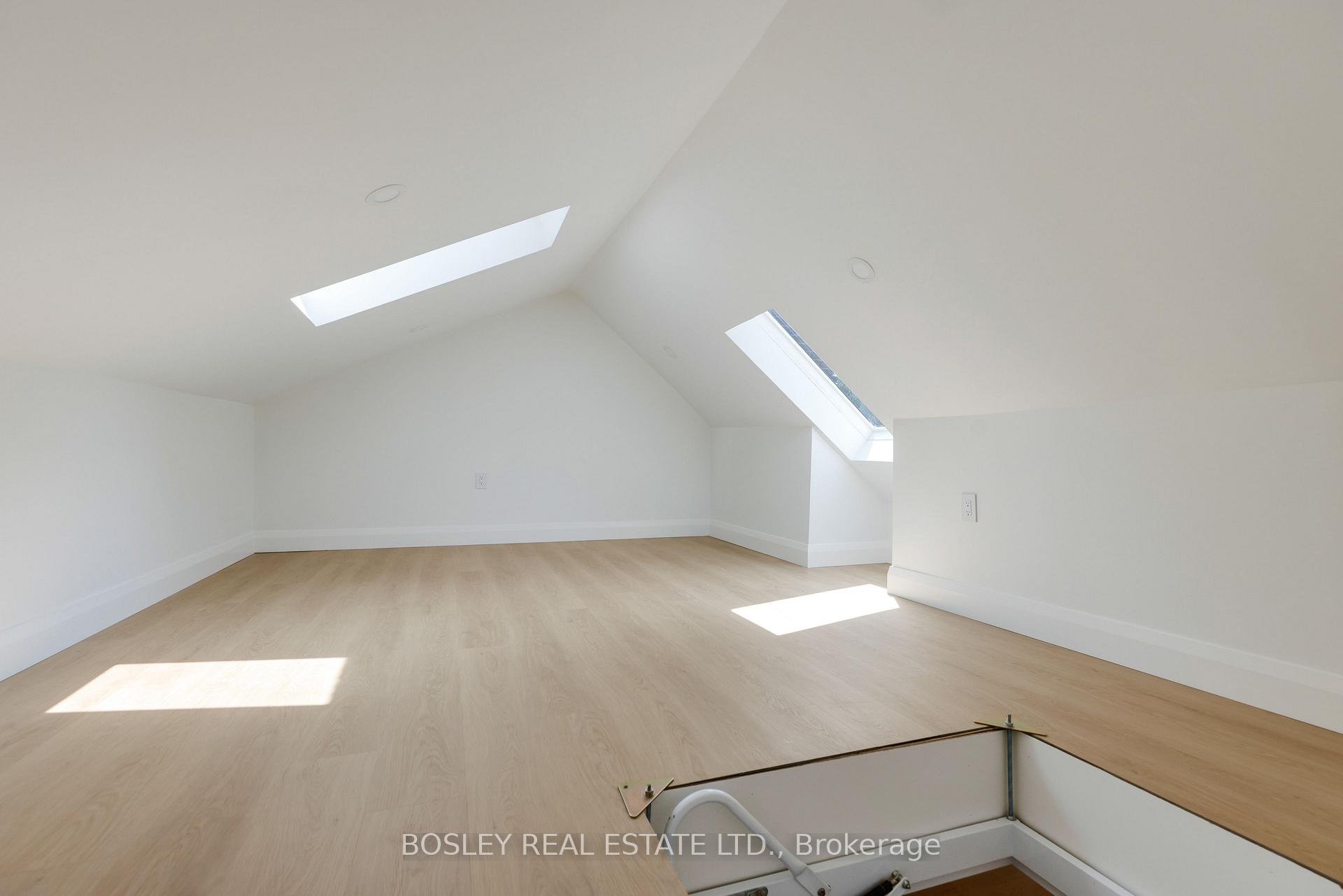 Photo 22 of Unit A, 225 Gainsborough Road, Toronto, Woodbine Corridor — HOMEH