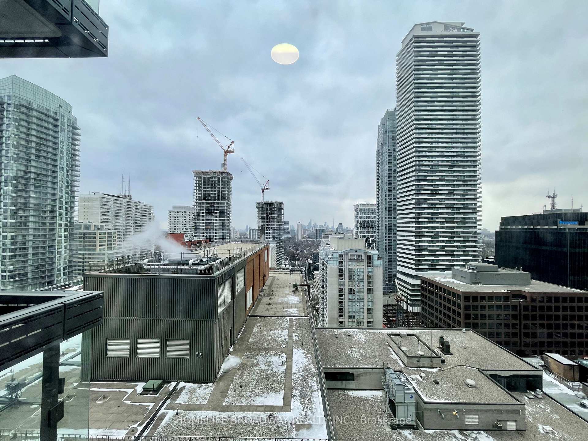 Photo 2 of Unit 1504, 39 Roehampton Avenue, Toronto, Mount Pleasant West — HOMEH