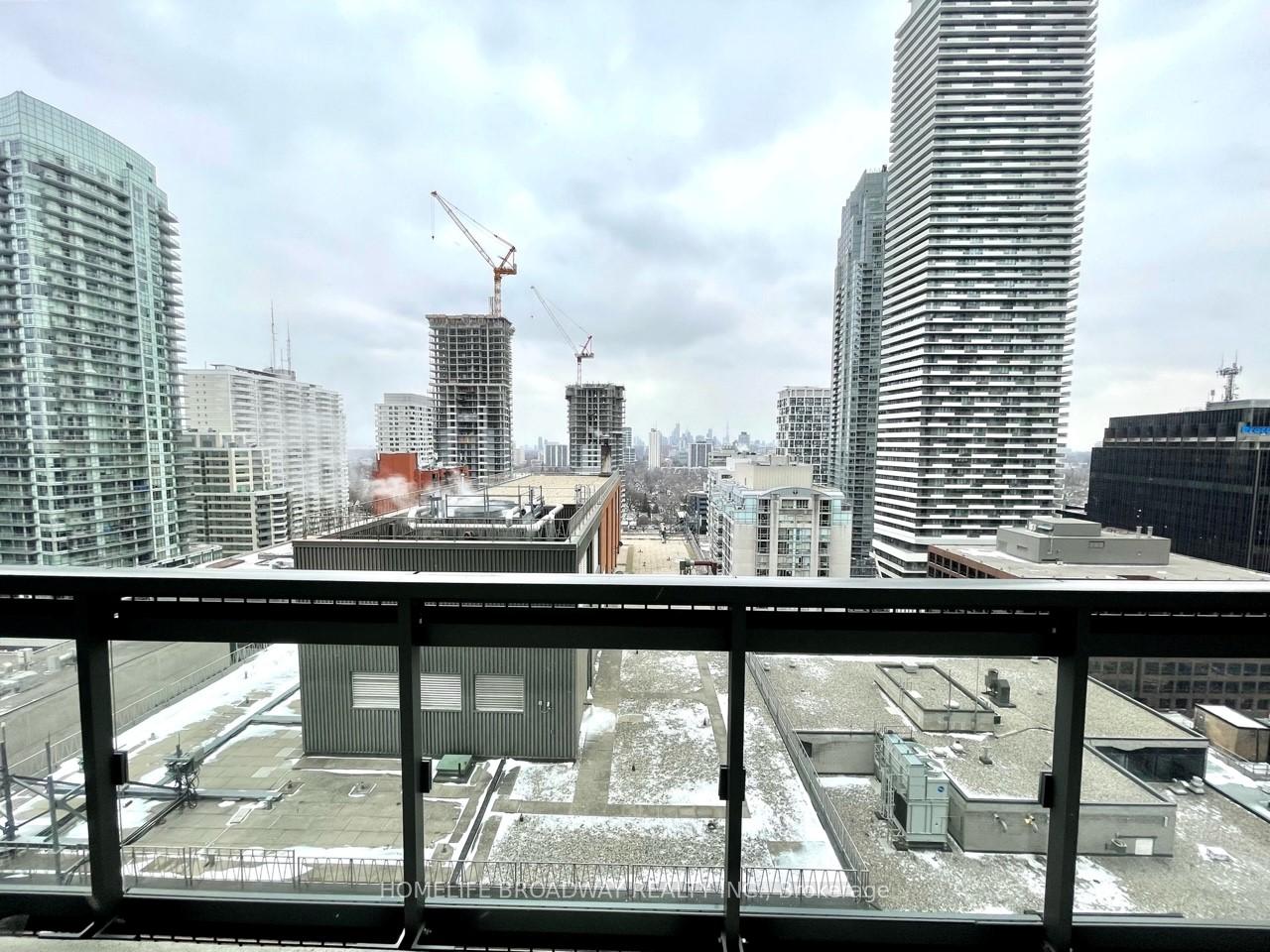 Photo 3 of Unit 1504, 39 Roehampton Avenue, Toronto, Mount Pleasant West — HOMEH