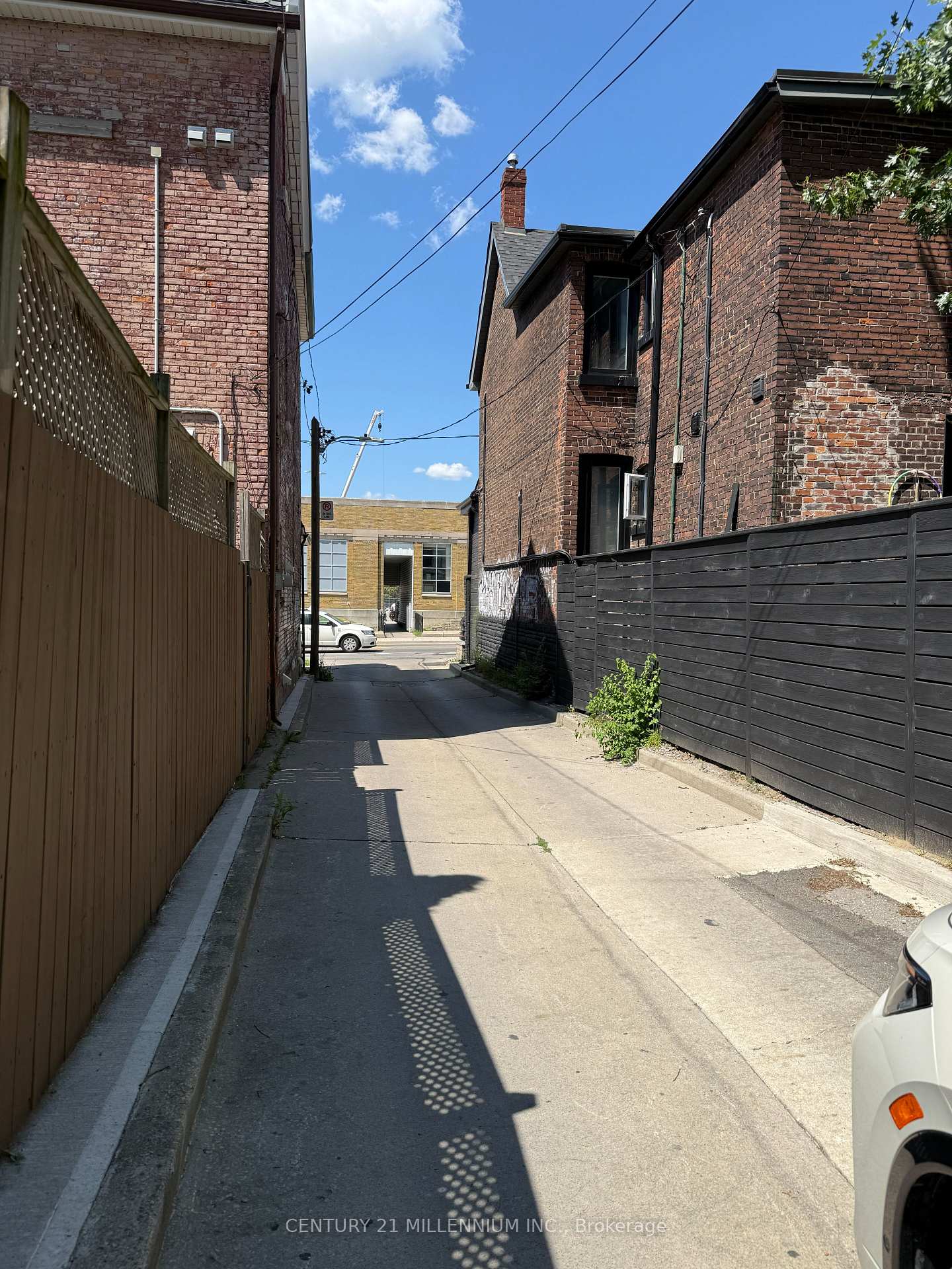 Photo 10 of 275R Lansdowne Avenue, Toronto, Little Portugal — HOMEH