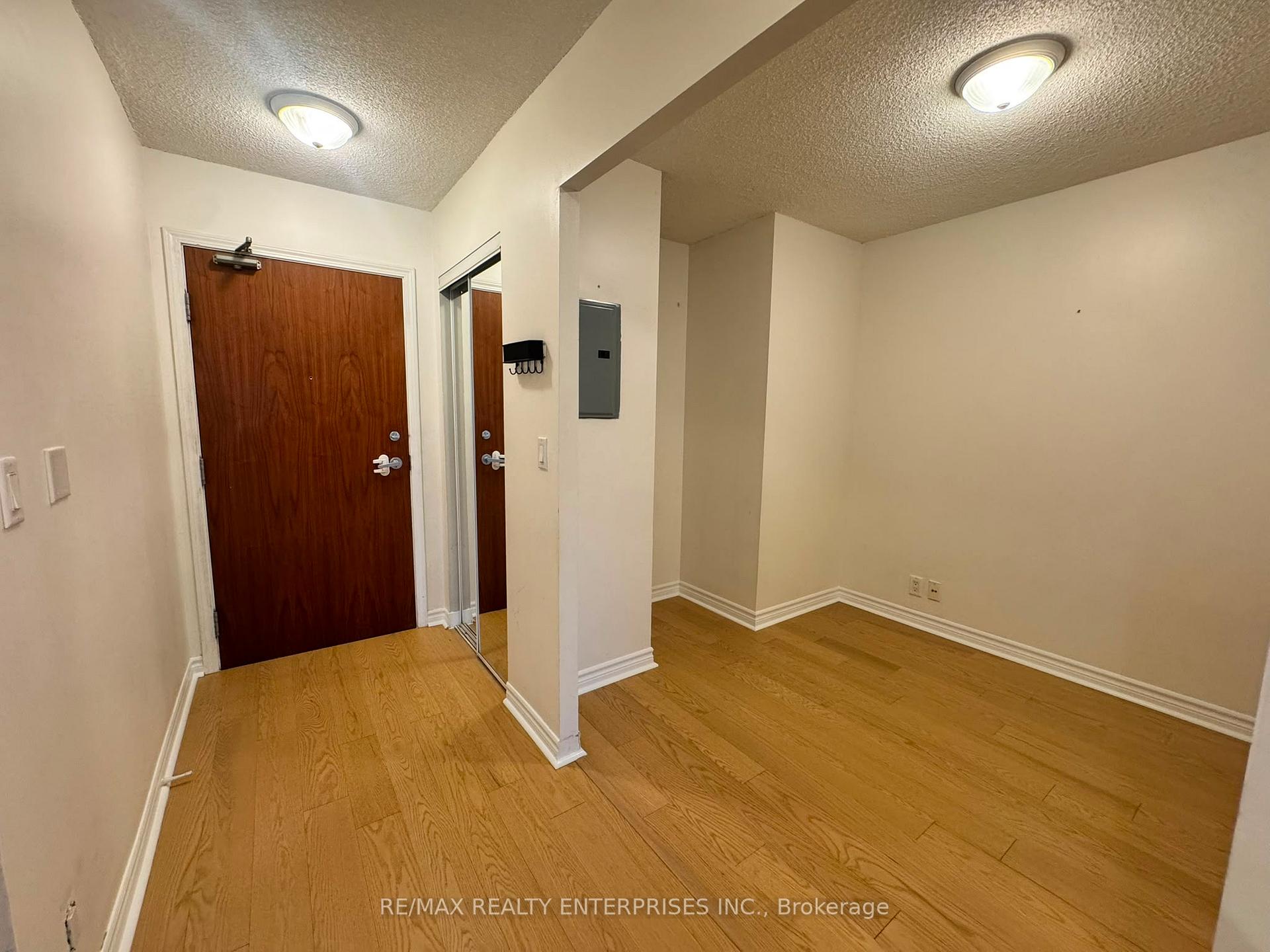 Photo 3 of Unit 2107, 1 Elm Drive W, Mississauga, City Centre — HOMEH