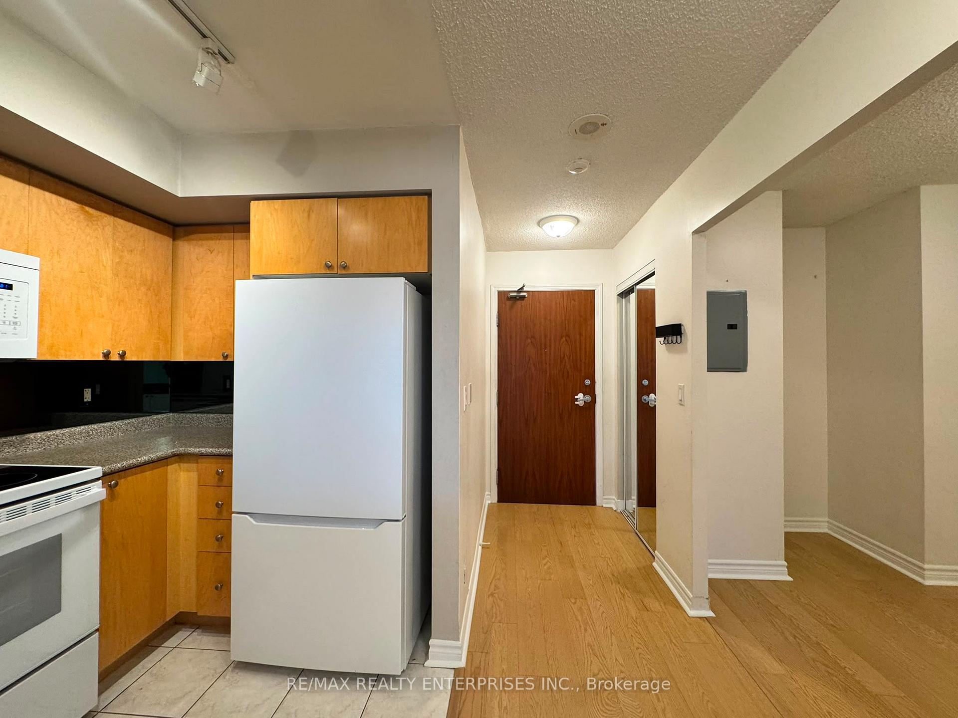 Photo 5 of Unit 2107, 1 Elm Drive W, Mississauga, City Centre — HOMEH