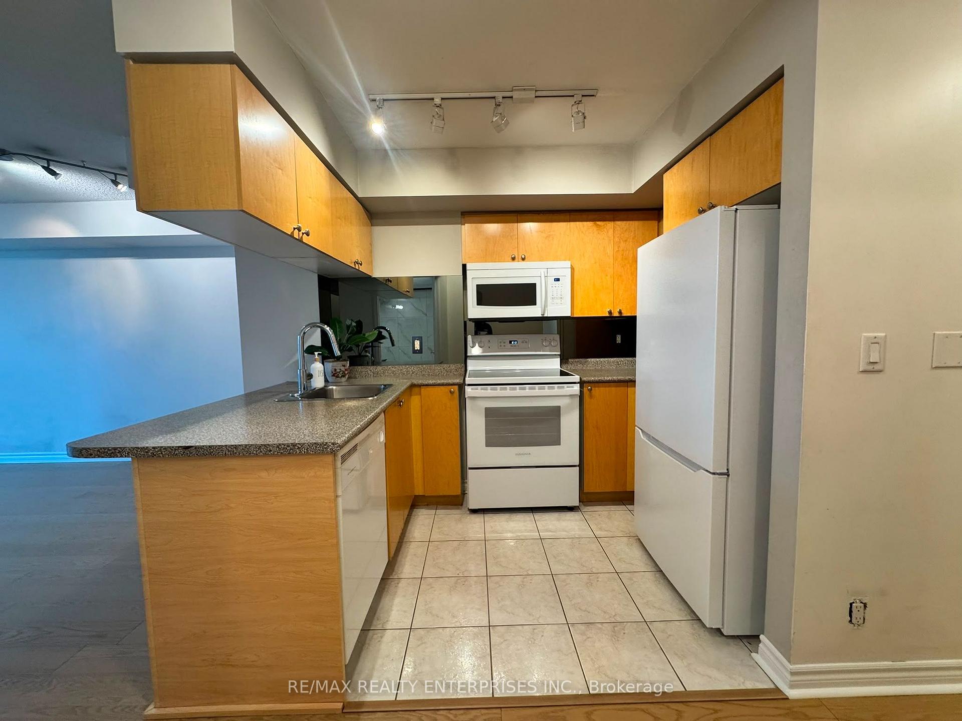 Photo 6 of Unit 2107, 1 Elm Drive W, Mississauga, City Centre — HOMEH