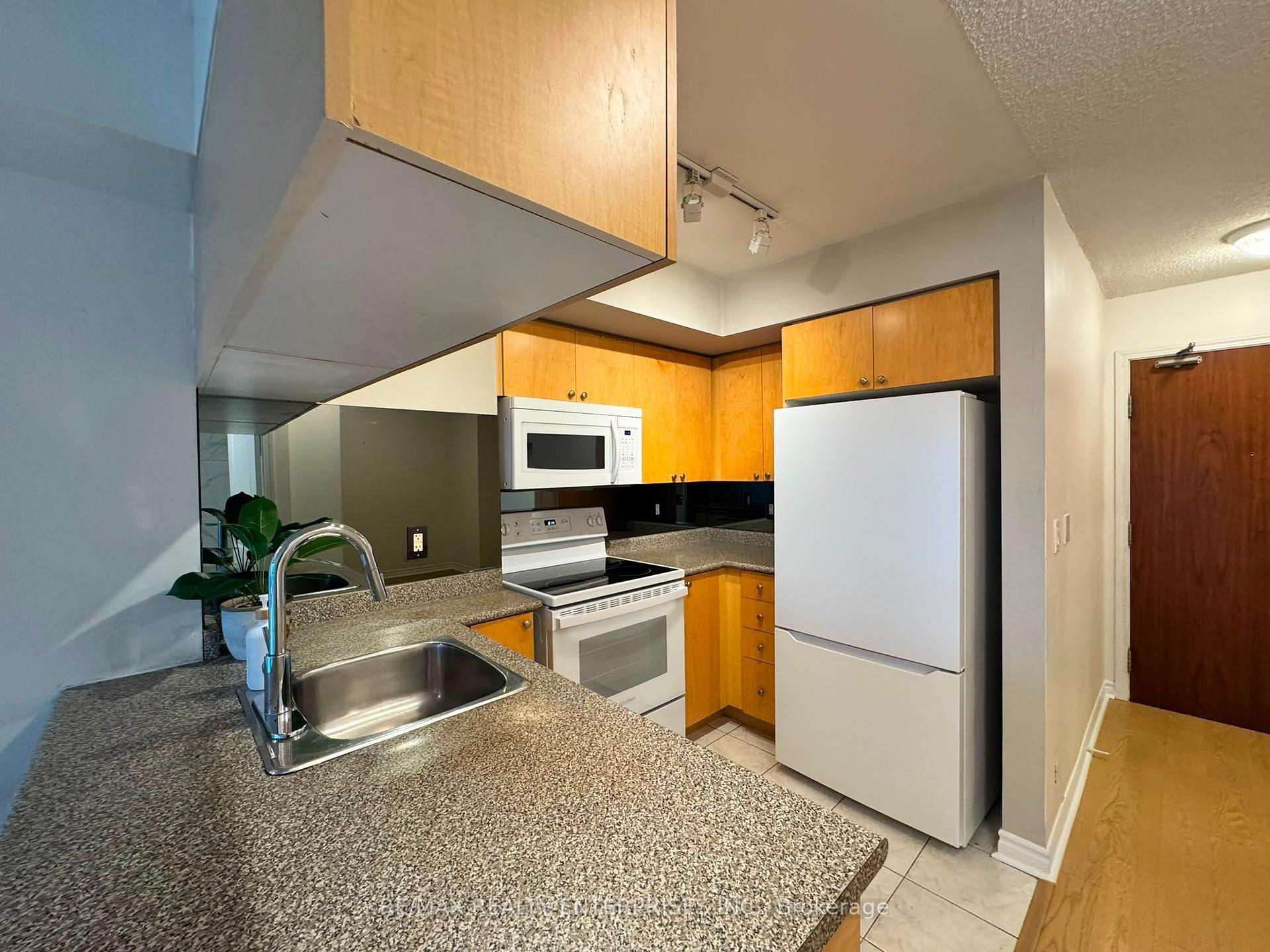 Photo 7 of Unit 2107, 1 Elm Drive W, Mississauga, City Centre — HOMEH