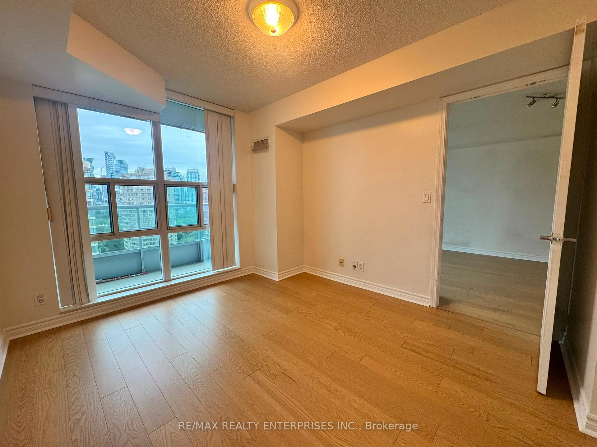 Photo 11 of Unit 2107, 1 Elm Drive W, Mississauga, City Centre — HOMEH