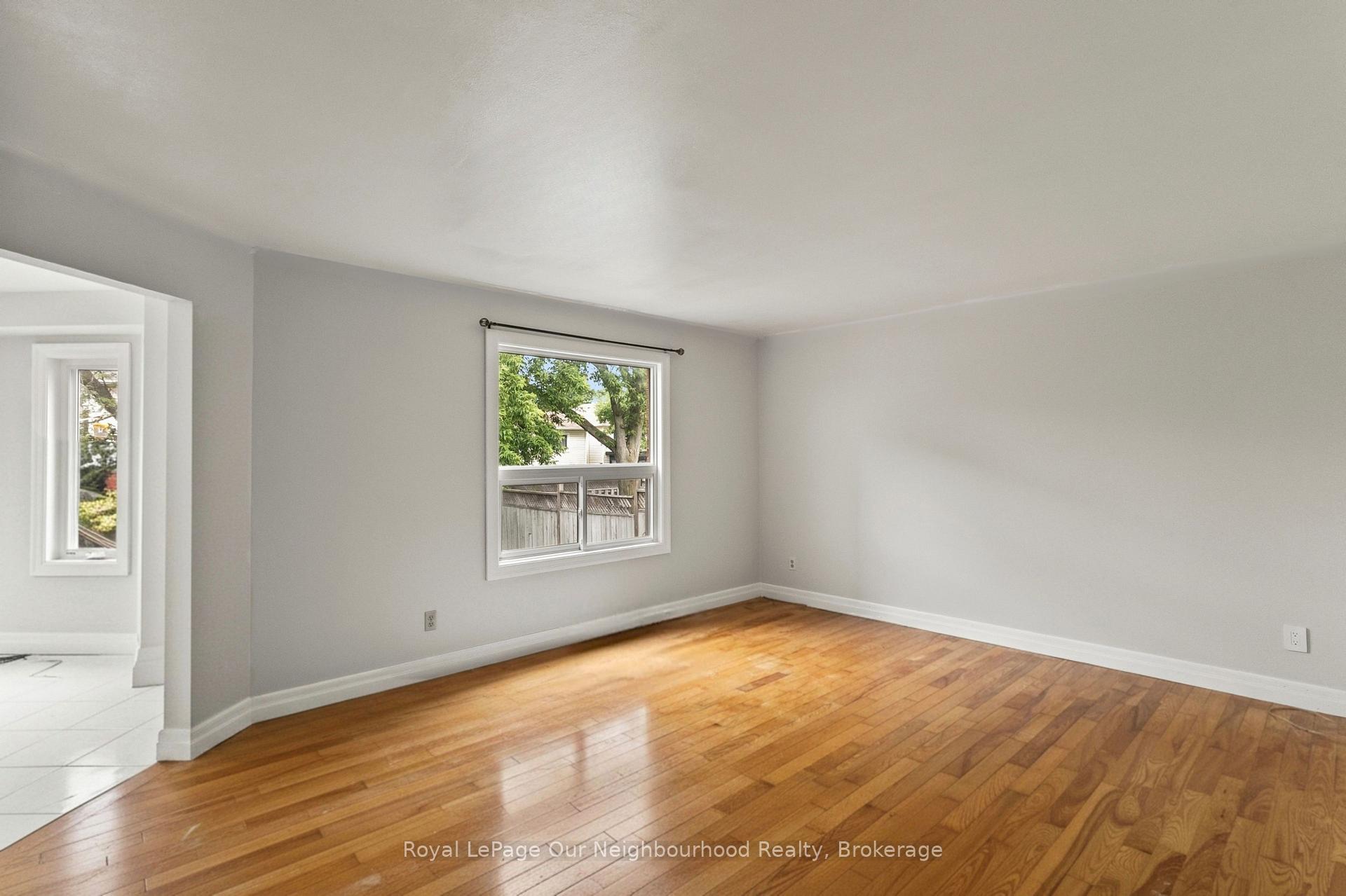 Photo 8 of 56 Glenabbey Drive, Clarington, Courtice — HOMEH