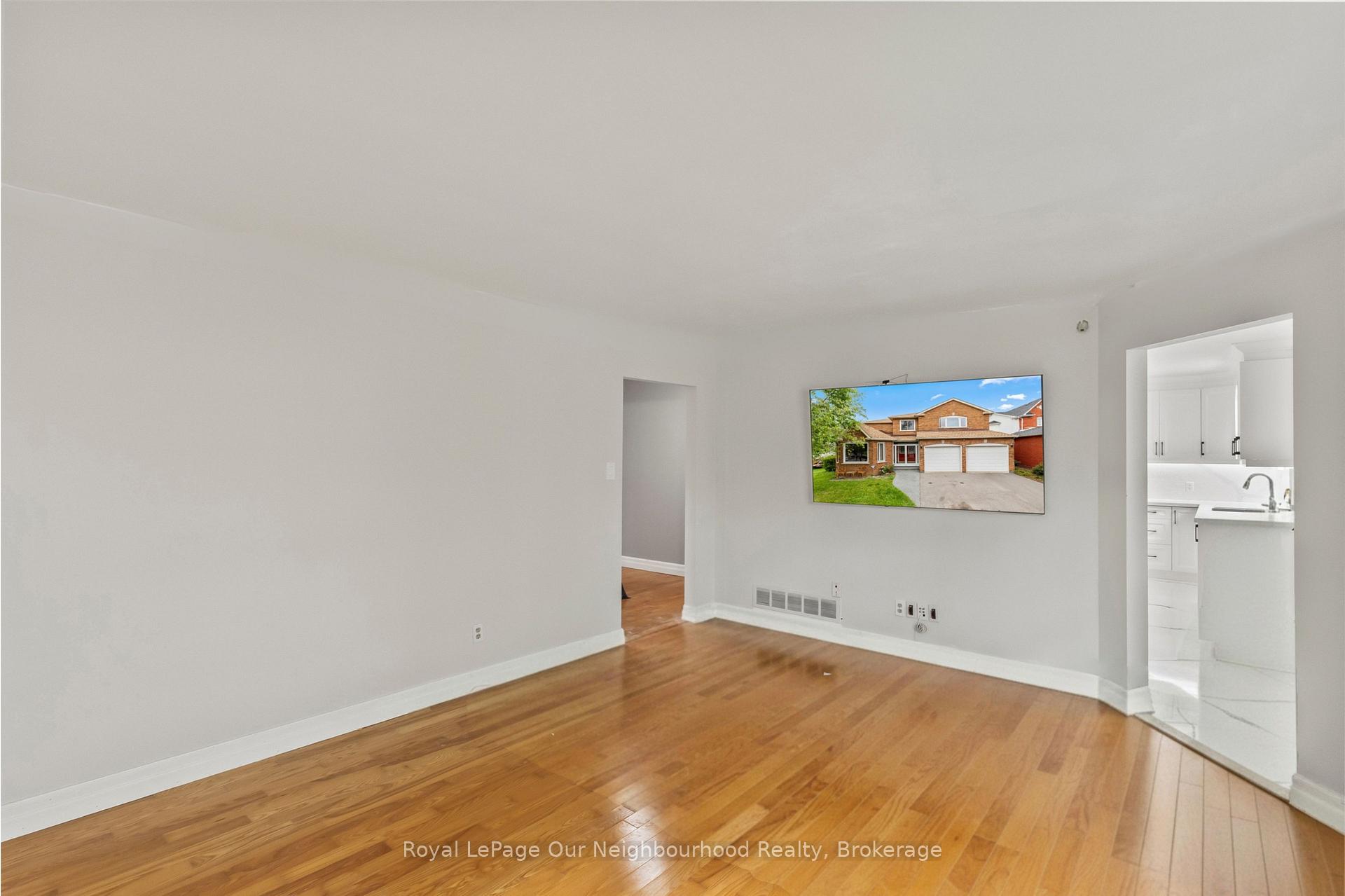 Photo 9 of 56 Glenabbey Drive, Clarington, Courtice — HOMEH