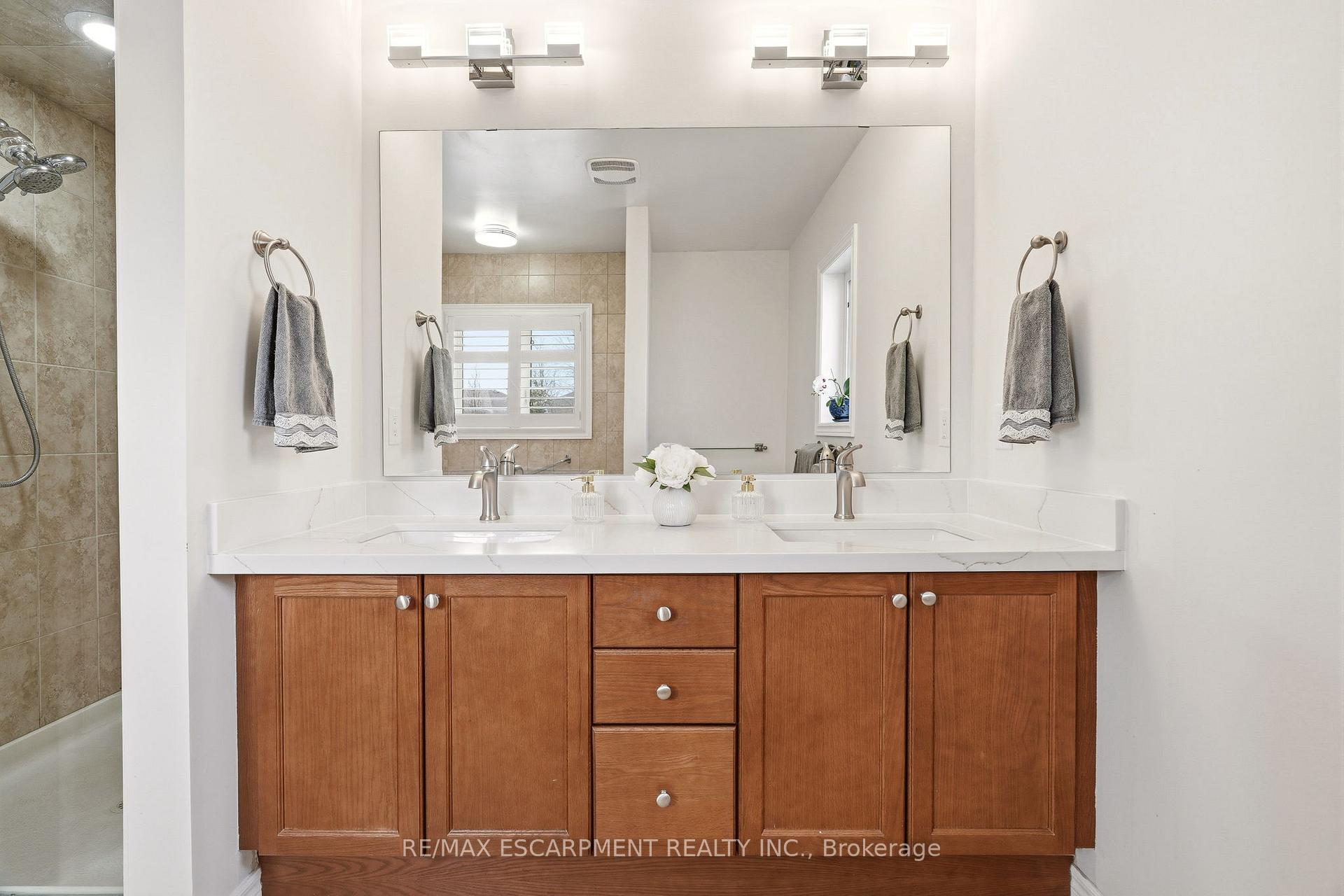 Photo 23 of 3133 Hiram Terrace, Oakville, Glenorchy — HOMEH