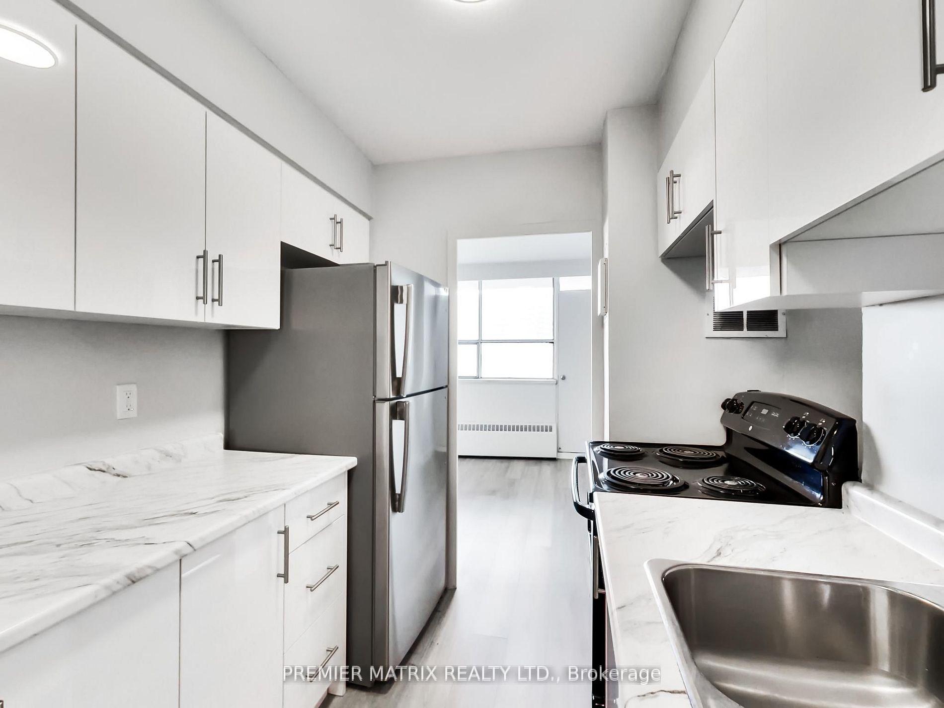 Photo 6 of Unit 907, 65 Thorncliffe Park Drive, Toronto, Thorncliffe Park — HOMEH