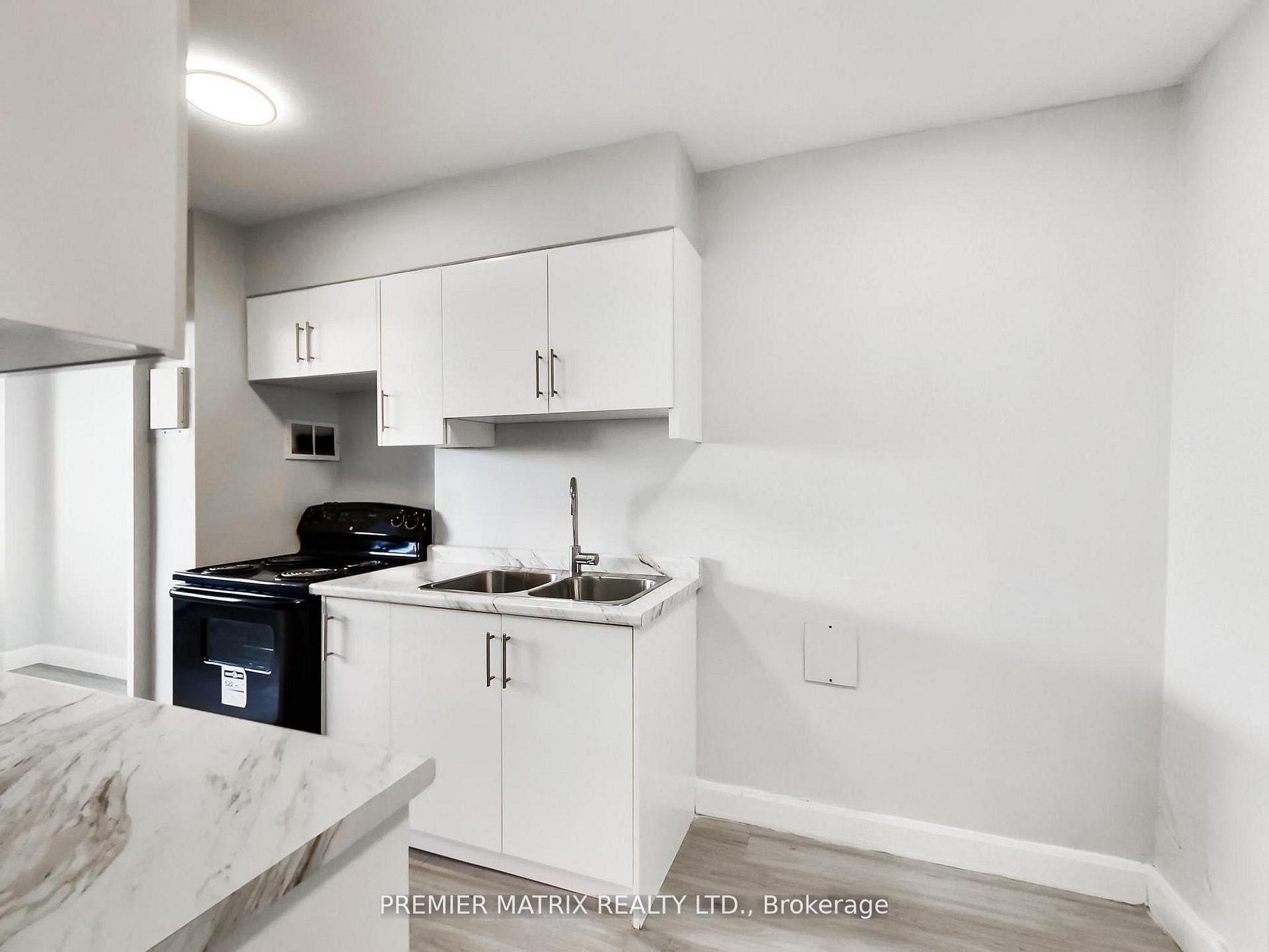 Photo 5 of Unit 907, 65 Thorncliffe Park Drive, Toronto, Thorncliffe Park — HOMEH