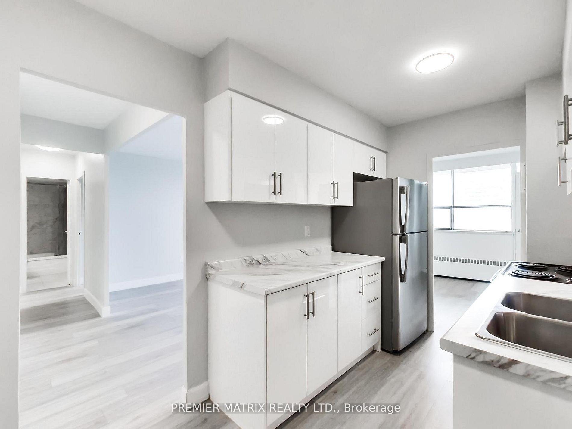Photo 8 of Unit 907, 65 Thorncliffe Park Drive, Toronto, Thorncliffe Park — HOMEH