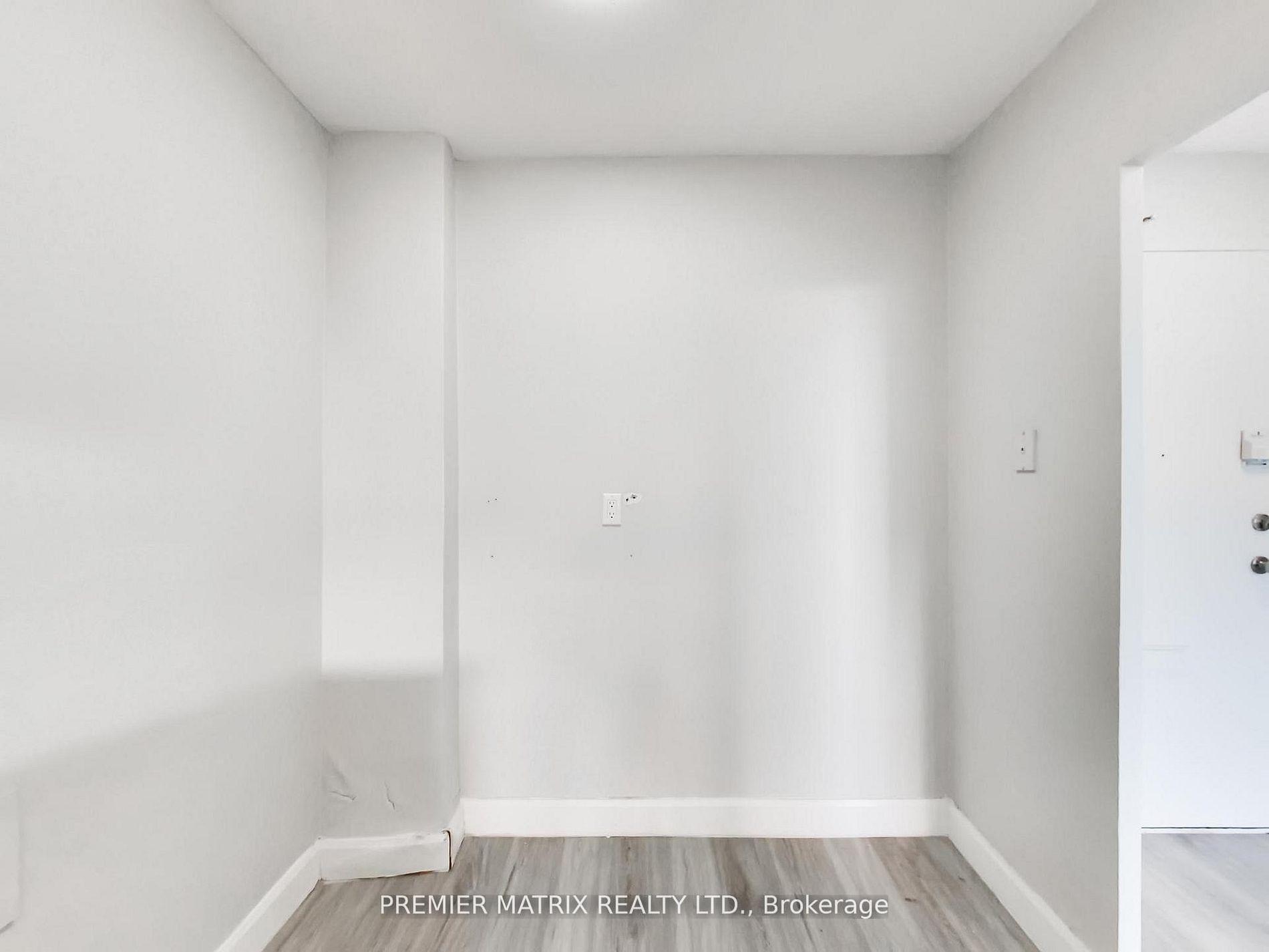 Photo 10 of Unit 907, 65 Thorncliffe Park Drive, Toronto, Thorncliffe Park — HOMEH