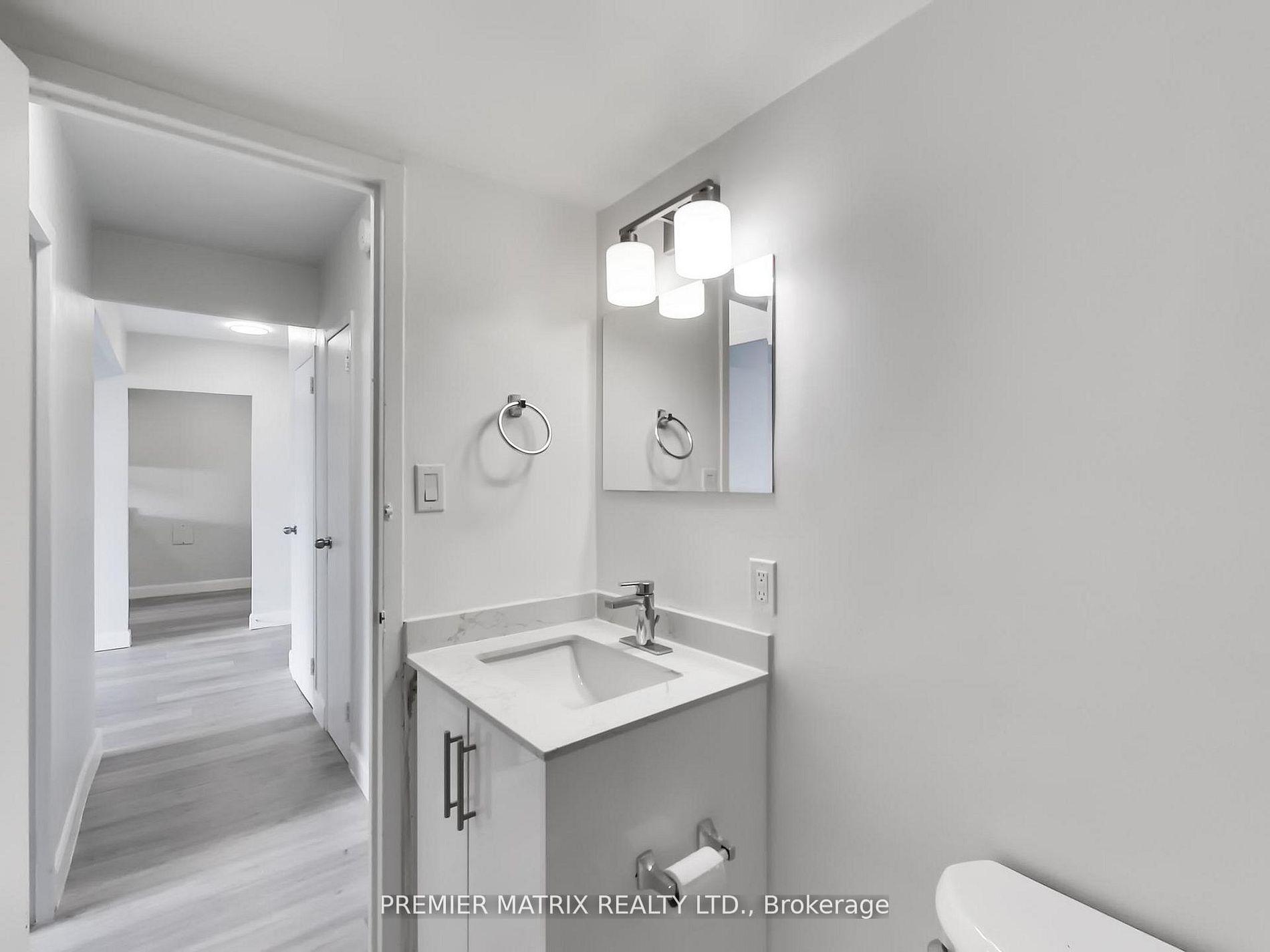 Photo 12 of Unit 907, 65 Thorncliffe Park Drive, Toronto, Thorncliffe Park — HOMEH
