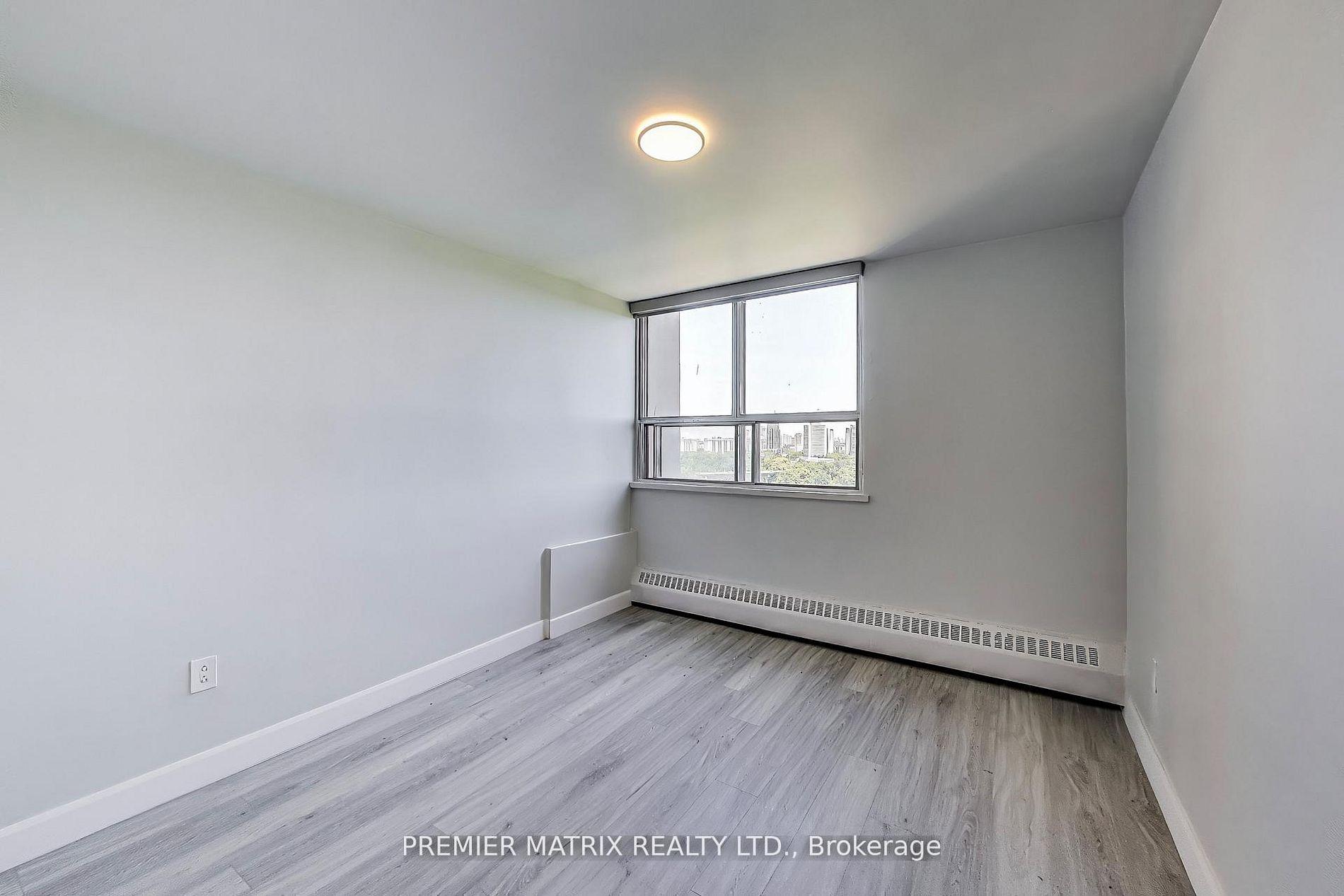 Photo 13 of Unit 907, 65 Thorncliffe Park Drive, Toronto, Thorncliffe Park — HOMEH