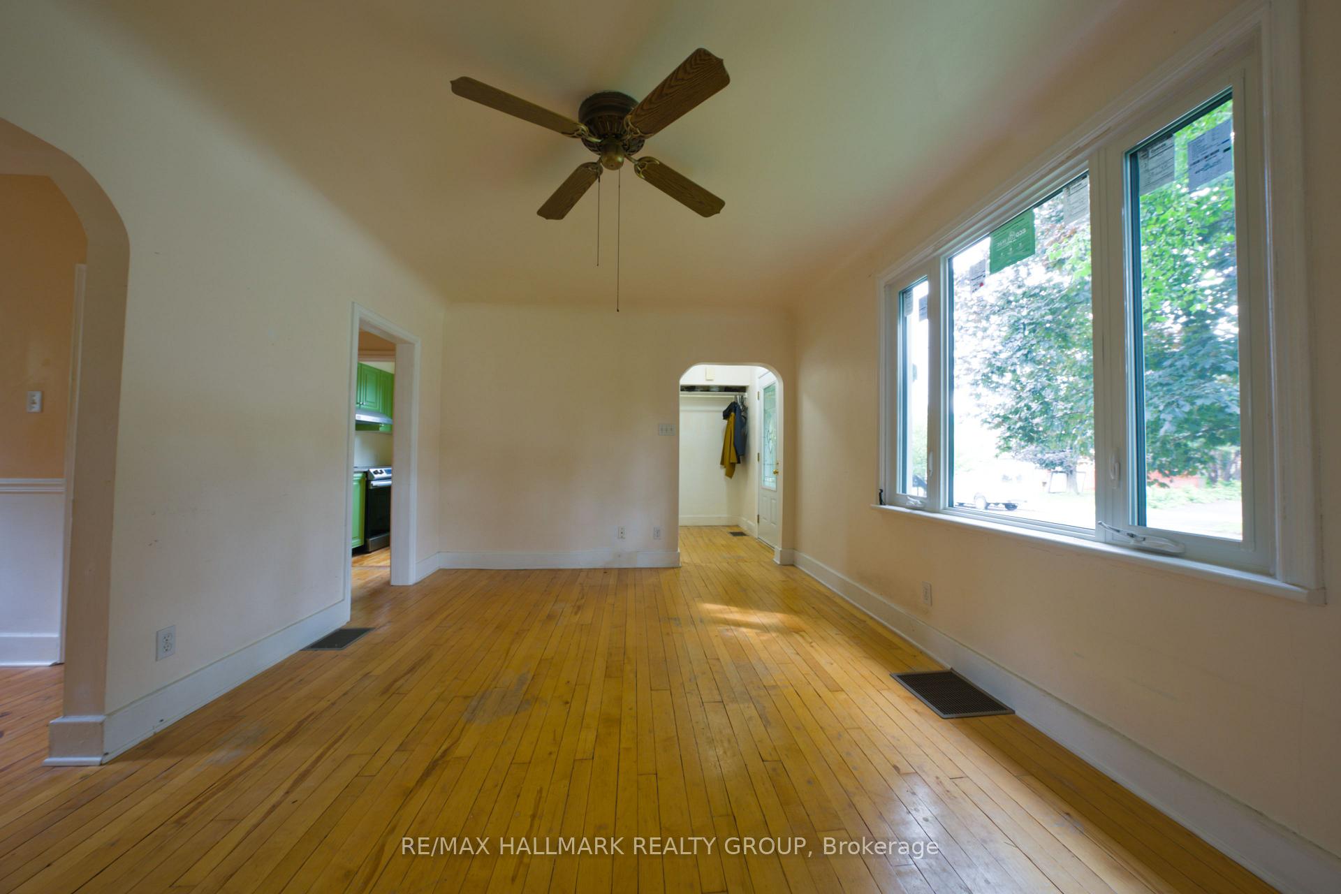 Photo 4 of 1357 Raven Avenue, Ottawa, Carlington — HOMEH
