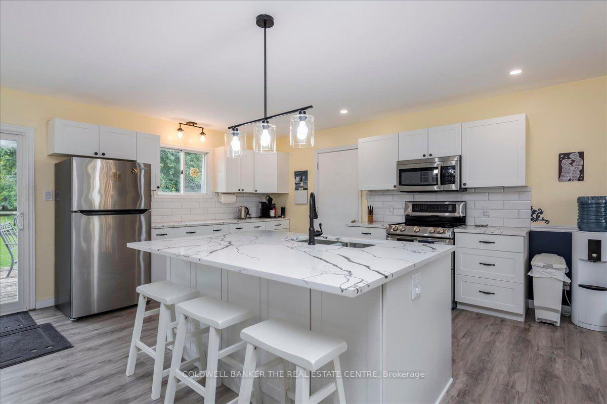 Photo 5 of 2593 Lawrence Avenue, Innisfil, Stroud — HOMEH