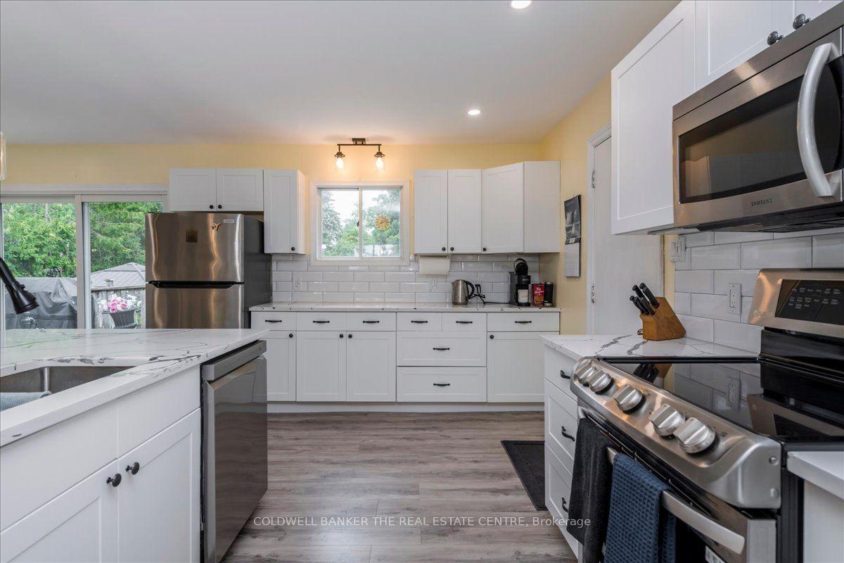 Photo 6 of 2593 Lawrence Avenue, Innisfil, Stroud — HOMEH