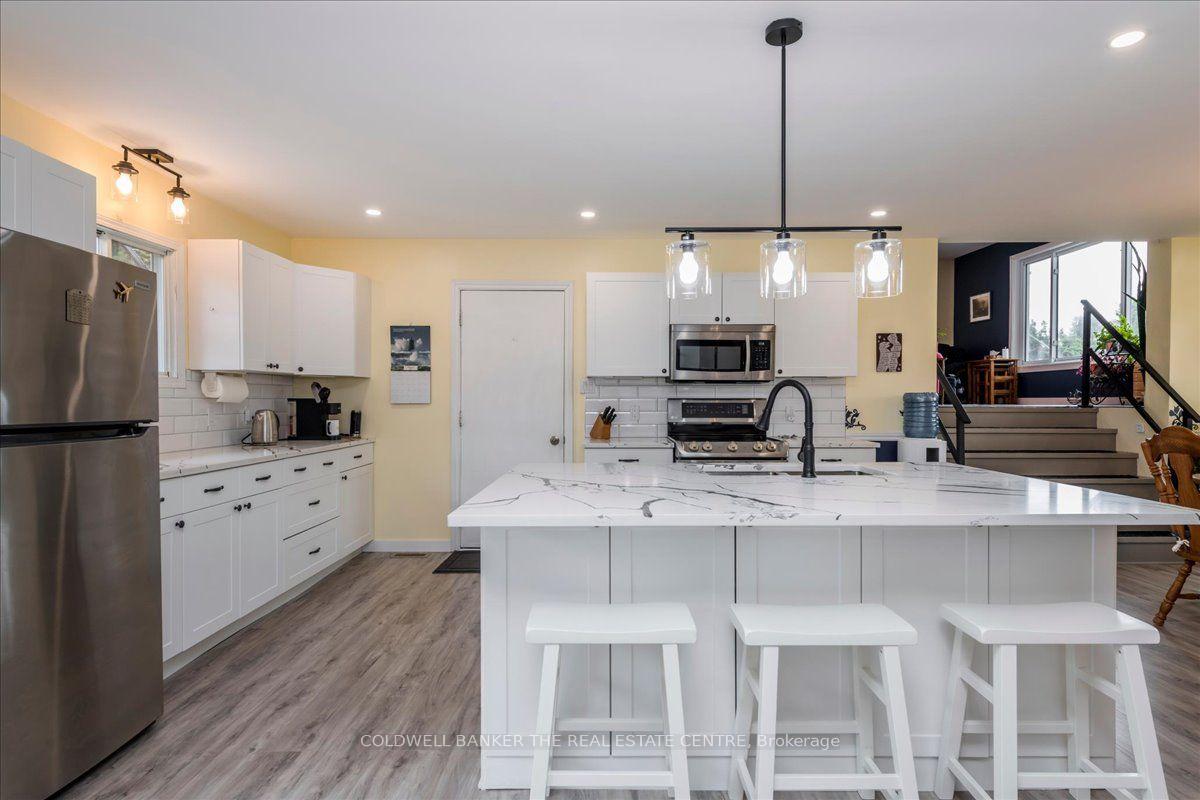 Photo 9 of 2593 Lawrence Avenue, Innisfil, Stroud — HOMEH
