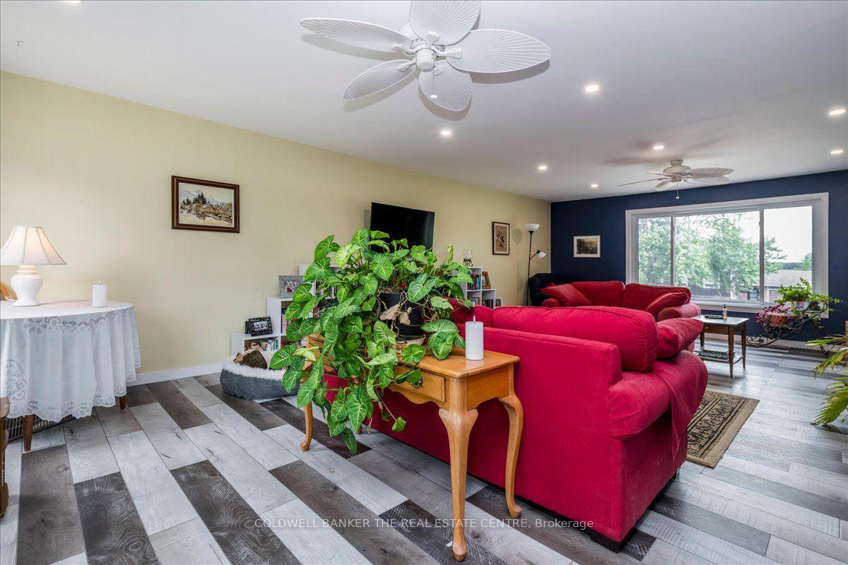 Photo 13 of 2593 Lawrence Avenue, Innisfil, Stroud — HOMEH