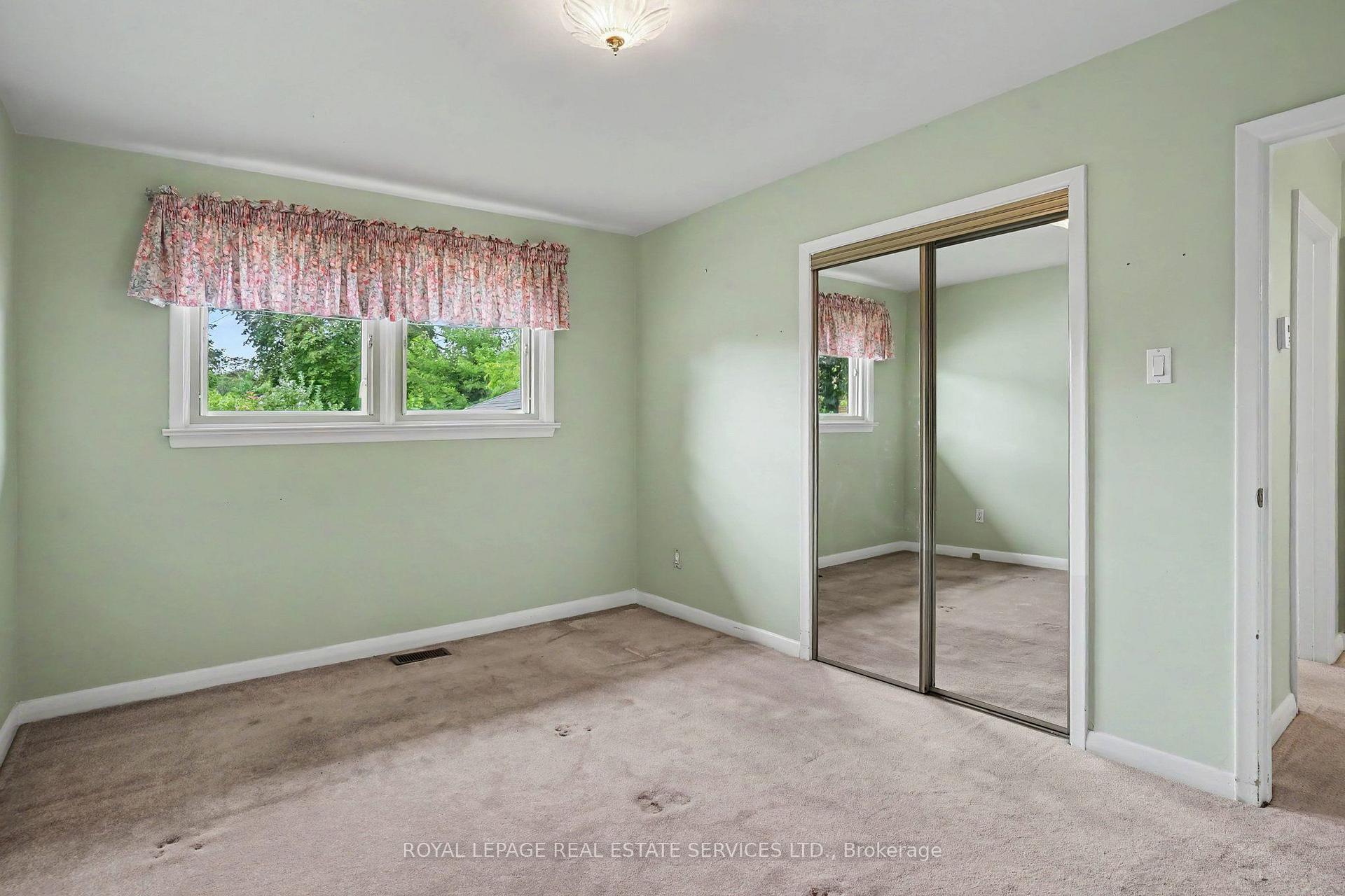 Photo 15 of 110 Celestine Drive, Etobicoke, Willowridge-Martingrove-Richview — HOMEH