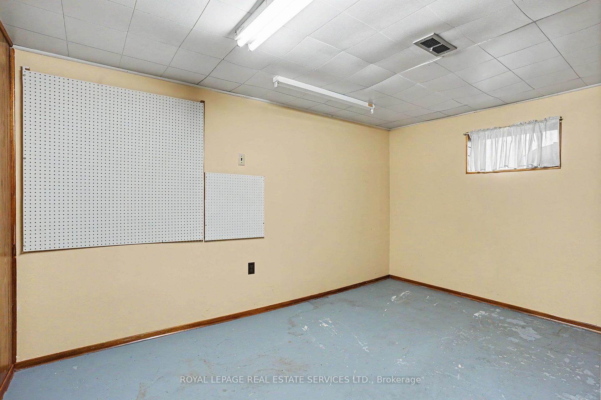 Photo 29 of 110 Celestine Drive, Etobicoke, Willowridge-Martingrove-Richview — HOMEH